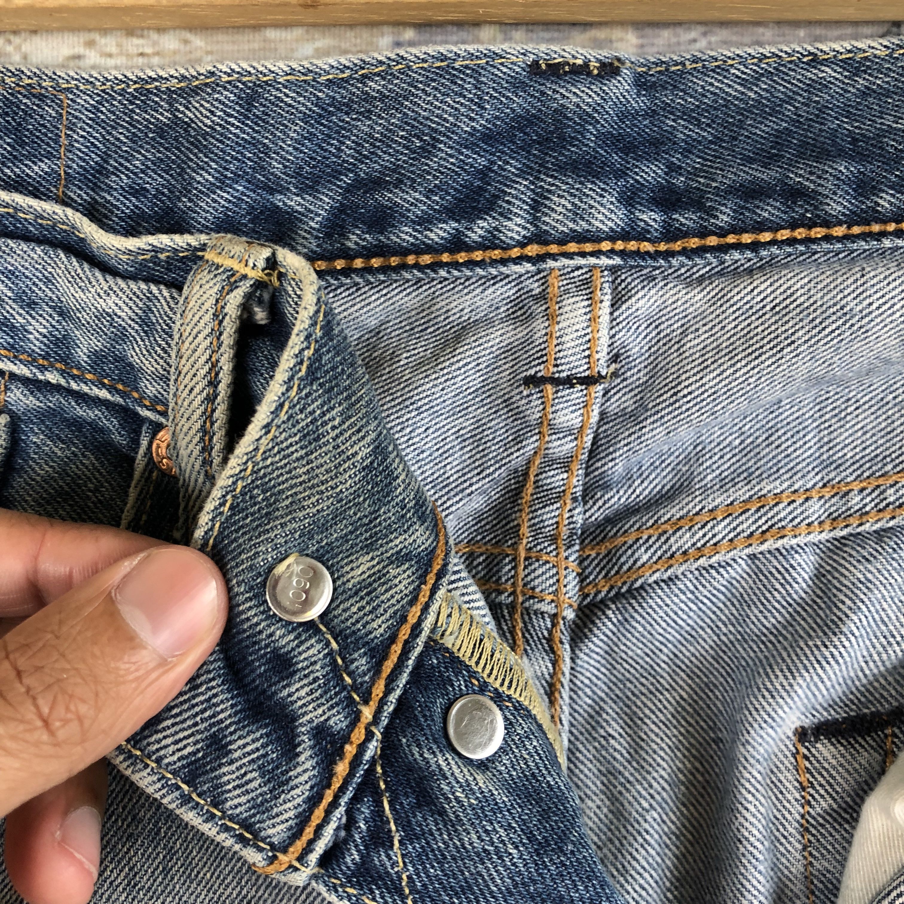 Levi's Vintage Levis 501 Jeans Distressed Levi's Stonewash Denim Size US 32 / EU 48 - 7 Thumbnail