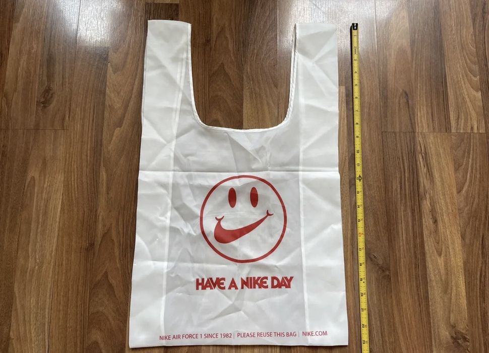 Have a outlet nike day bag