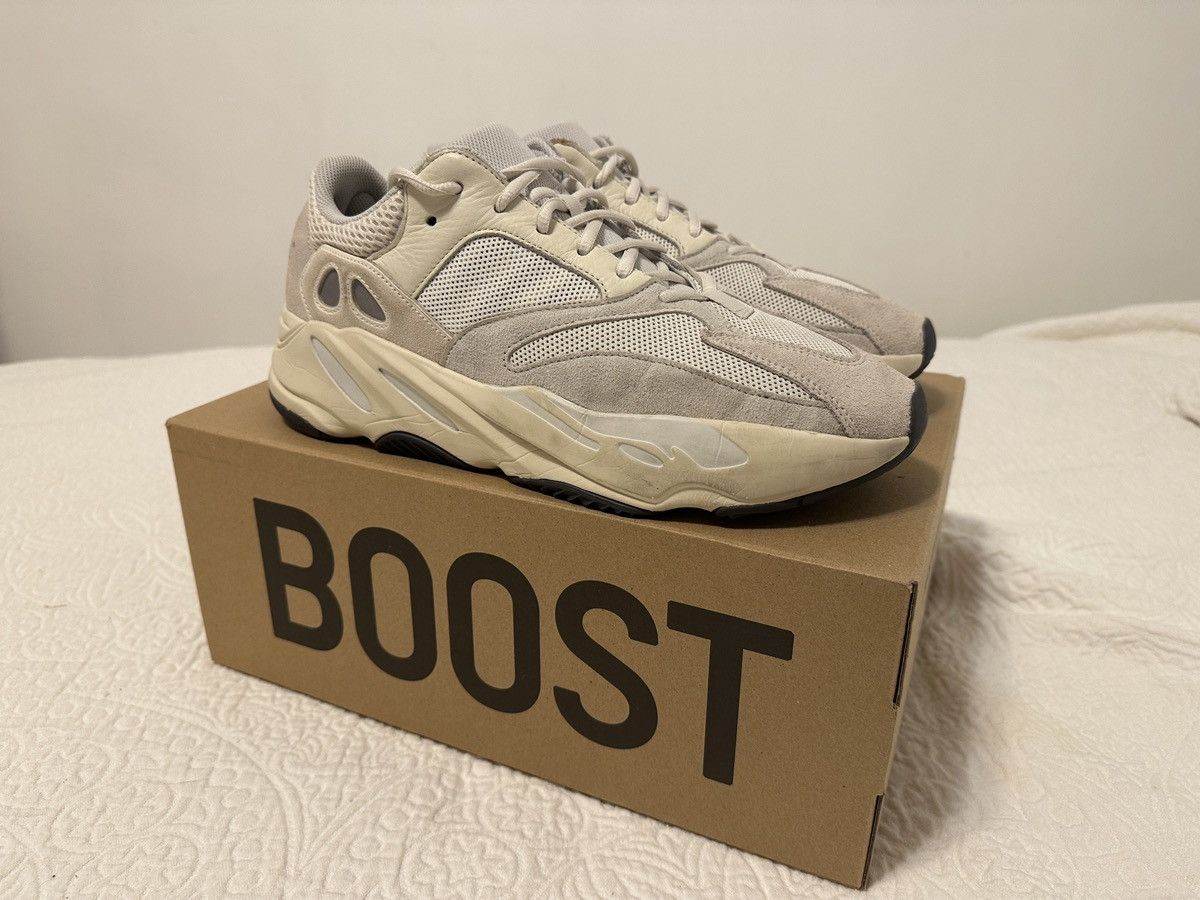 yeezy 700 analog size 12