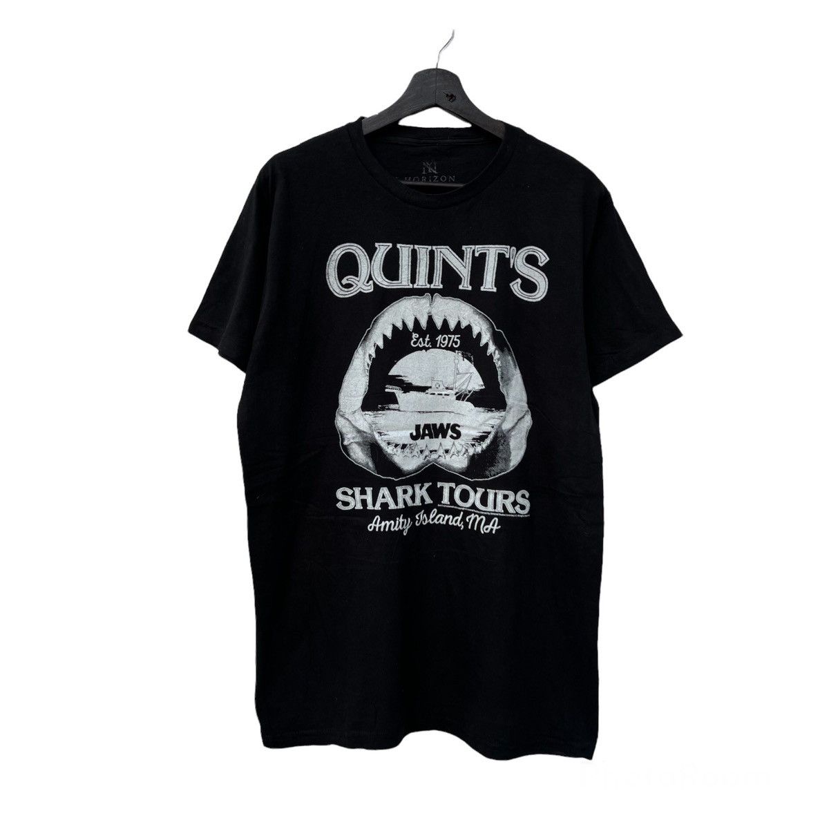 Japanese Brand VINTAGE QUINTS JAWS MOVIE TEE SHORT SLEEVE BIG LOGO Size US XL / EU 56 / 4 - 1 Thumbnail