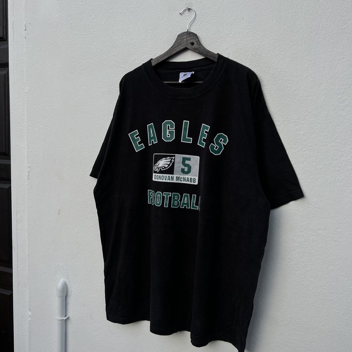 NFL VINTAGE NFL TEE EAGLES FOOTBALL PLAYER WEAR Size US XL / EU 56 / 4 - 2 Thumbnail