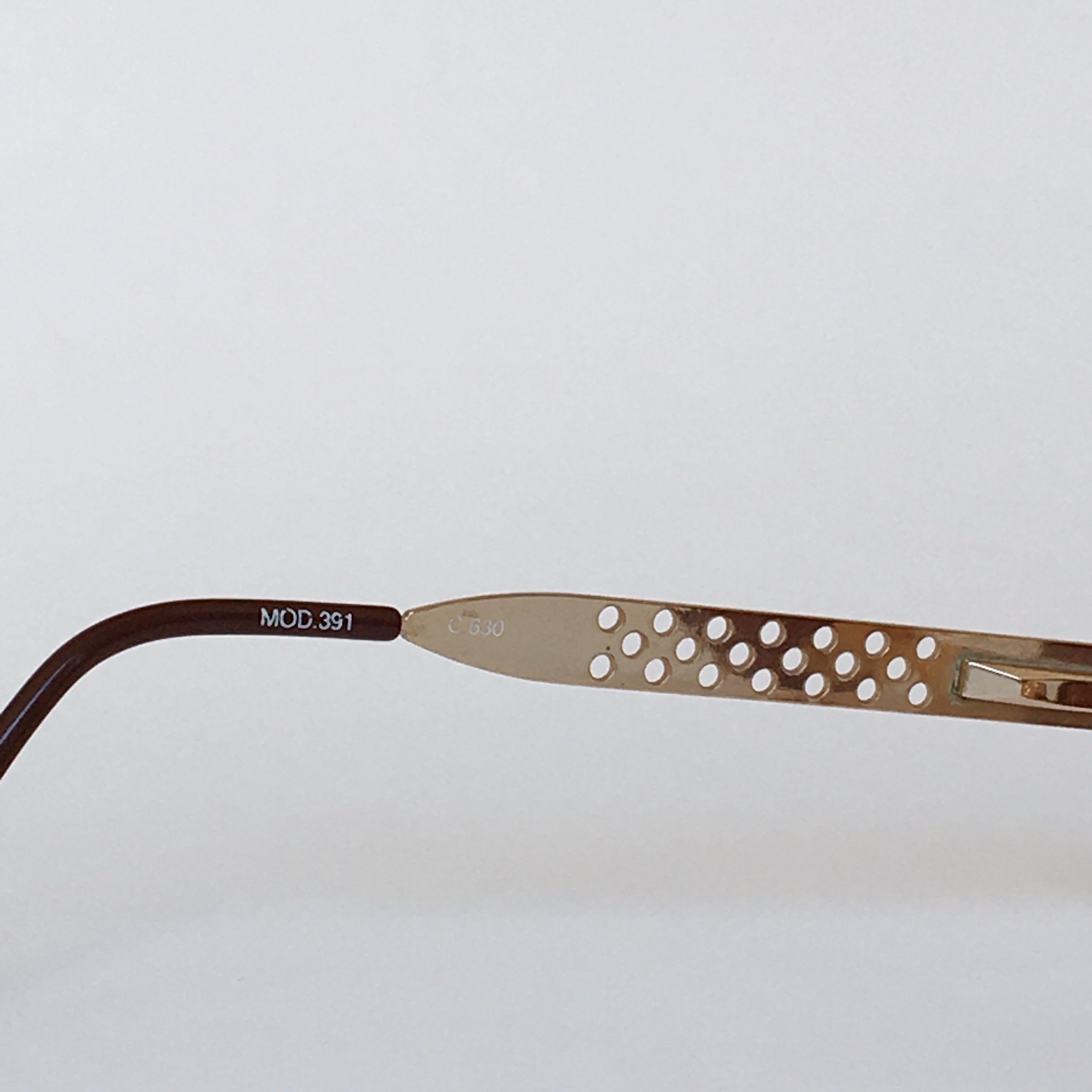 Vintage YANKS Vintage Oval Sunglasses Gold Frame 90s NOS Size ONE SIZE - 7 Thumbnail