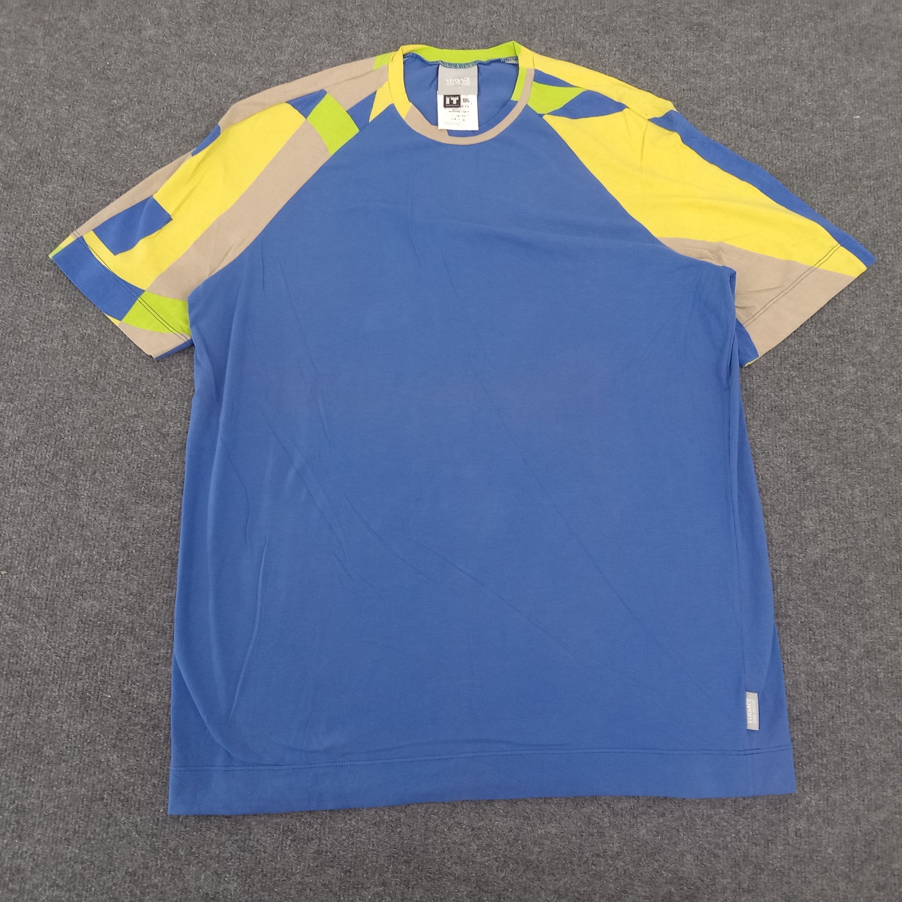 Other Versace Italian Brand Tshirt Size US L / EU 52-54 / 3 - 1 Thumbnail