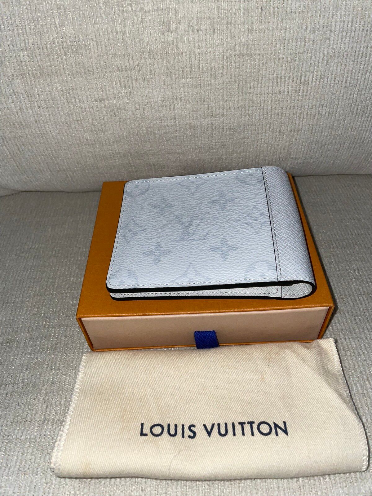 LOUIS VUITTON M30300 Taigarama Portefeuille Multiple Wallet Blanc