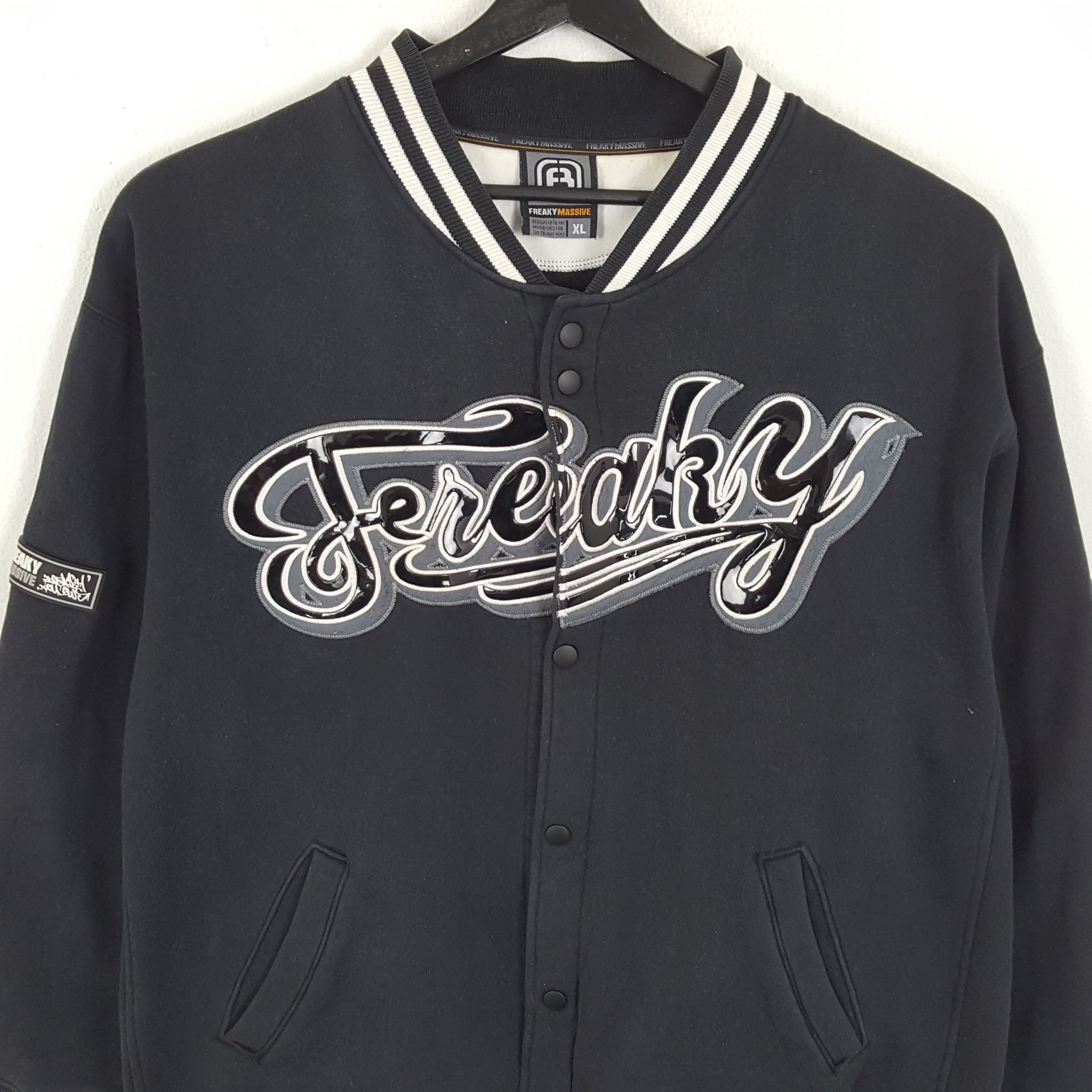 Vintage FREAKY MASSIVE Streetwear Style Varsity Jacket Size US XXL / EU 58 / 5 - 2 Thumbnail