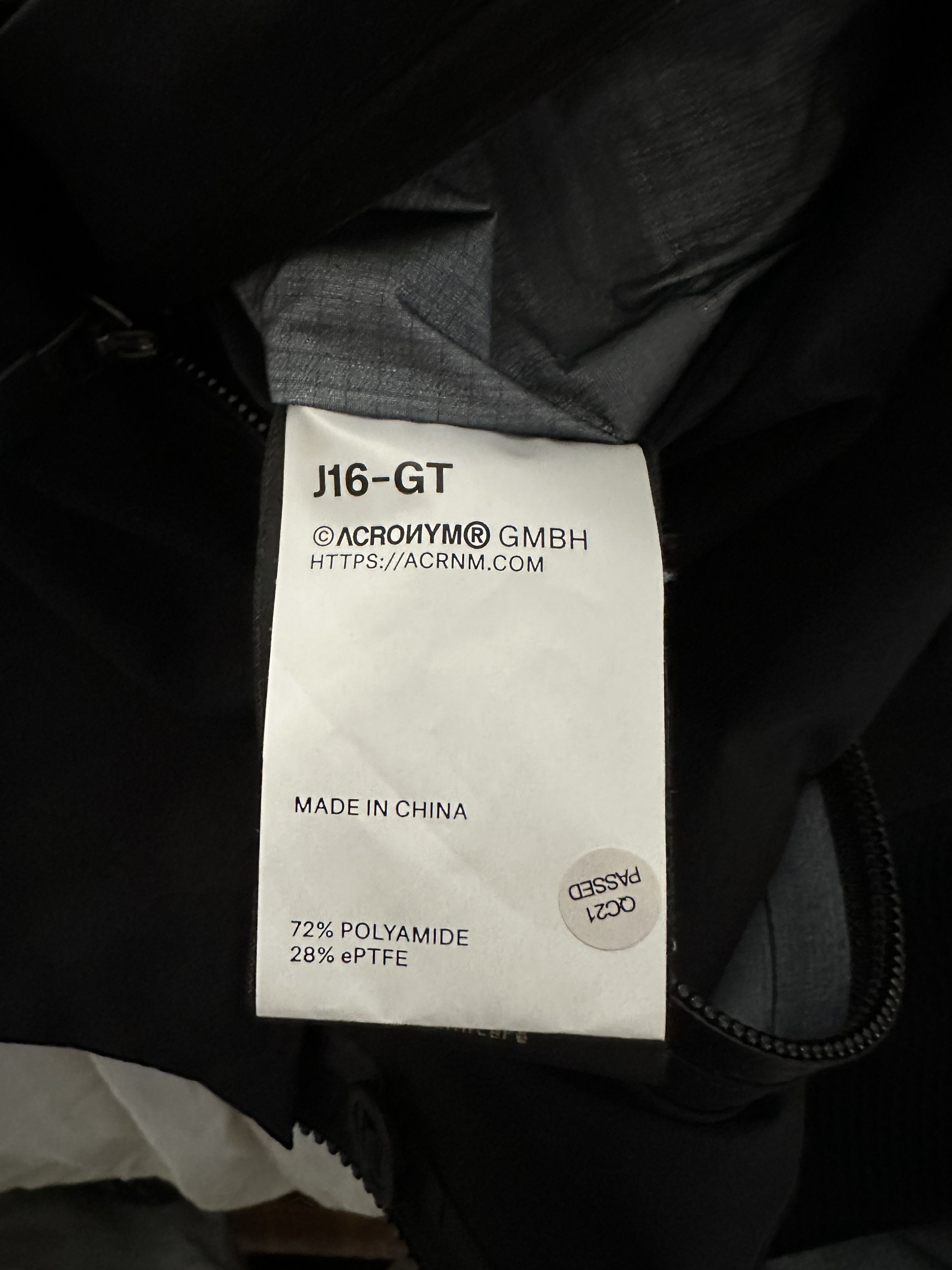 Acronym Acronym J16-GT-01 SZ L Size US L / EU 52-54 / 3 - 10 Thumbnail