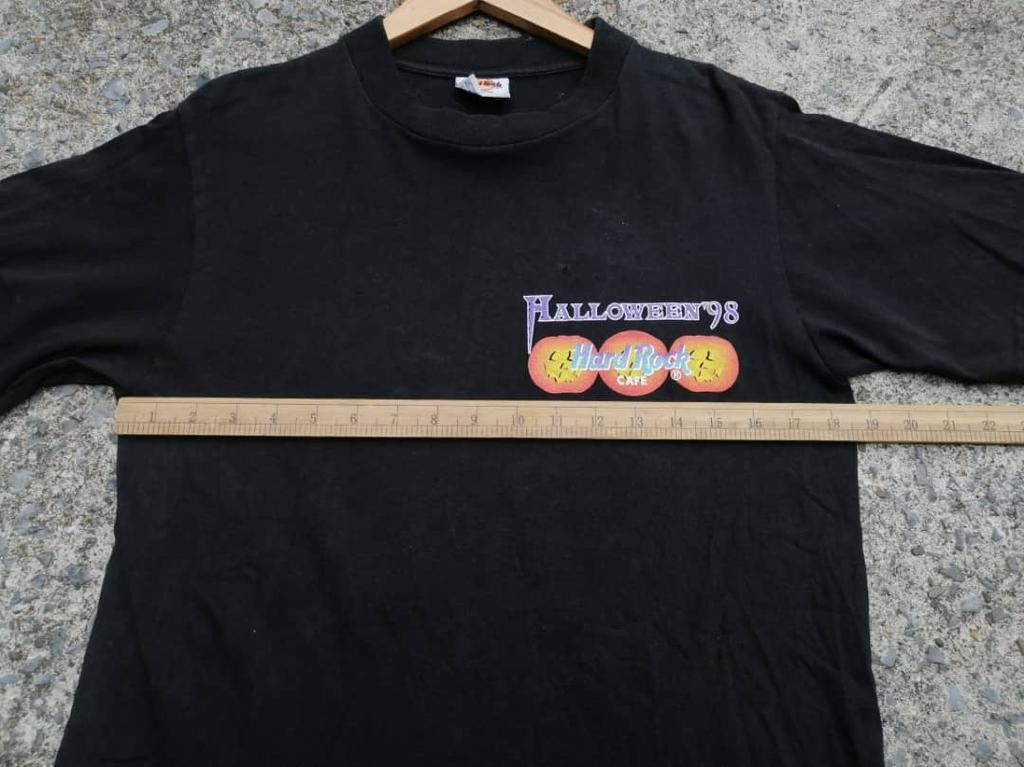 Hard Rock Cafe × Vintage Vintage 90s Hard Rock Cafe Halloween Trick Or Treat Tee Size US S / EU 44-46 / 1 - 3 Thumbnail