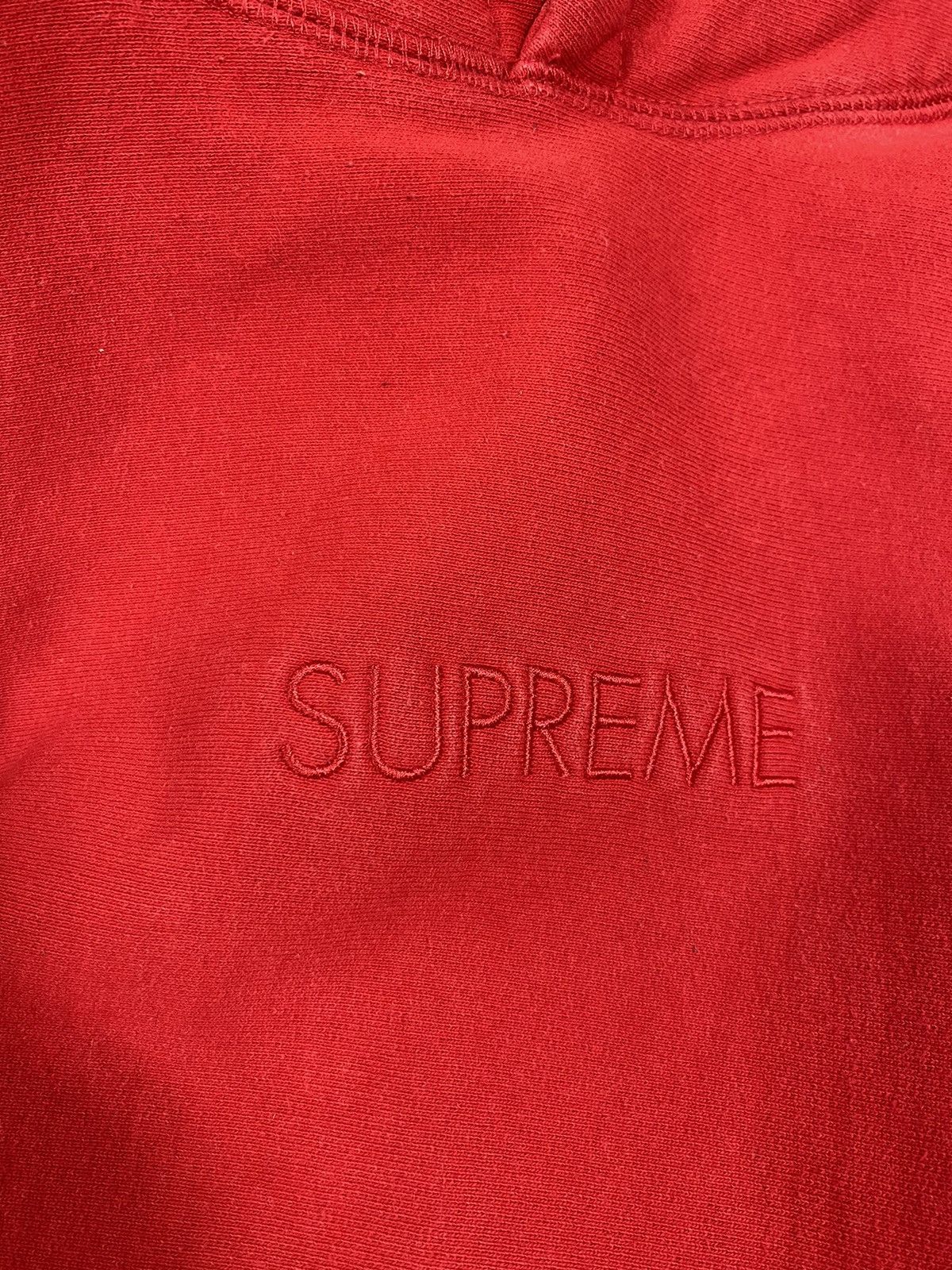 Supreme Supreme red logo hoodie size L Size US L / EU 52-54 / 3 - 3 Thumbnail
