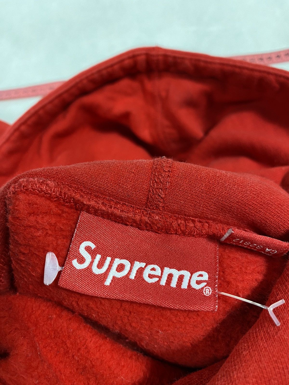 Supreme Supreme red logo hoodie size L Size US L / EU 52-54 / 3 - 5 Thumbnail