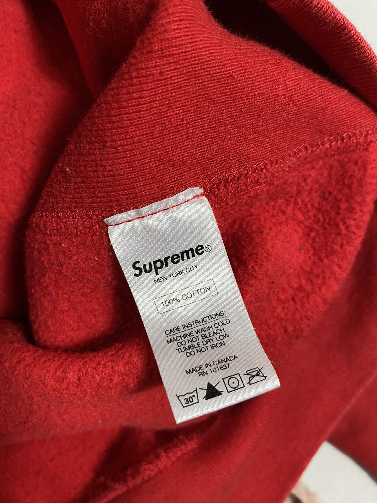 Supreme Supreme red logo hoodie size L Size US L / EU 52-54 / 3 - 7 Thumbnail