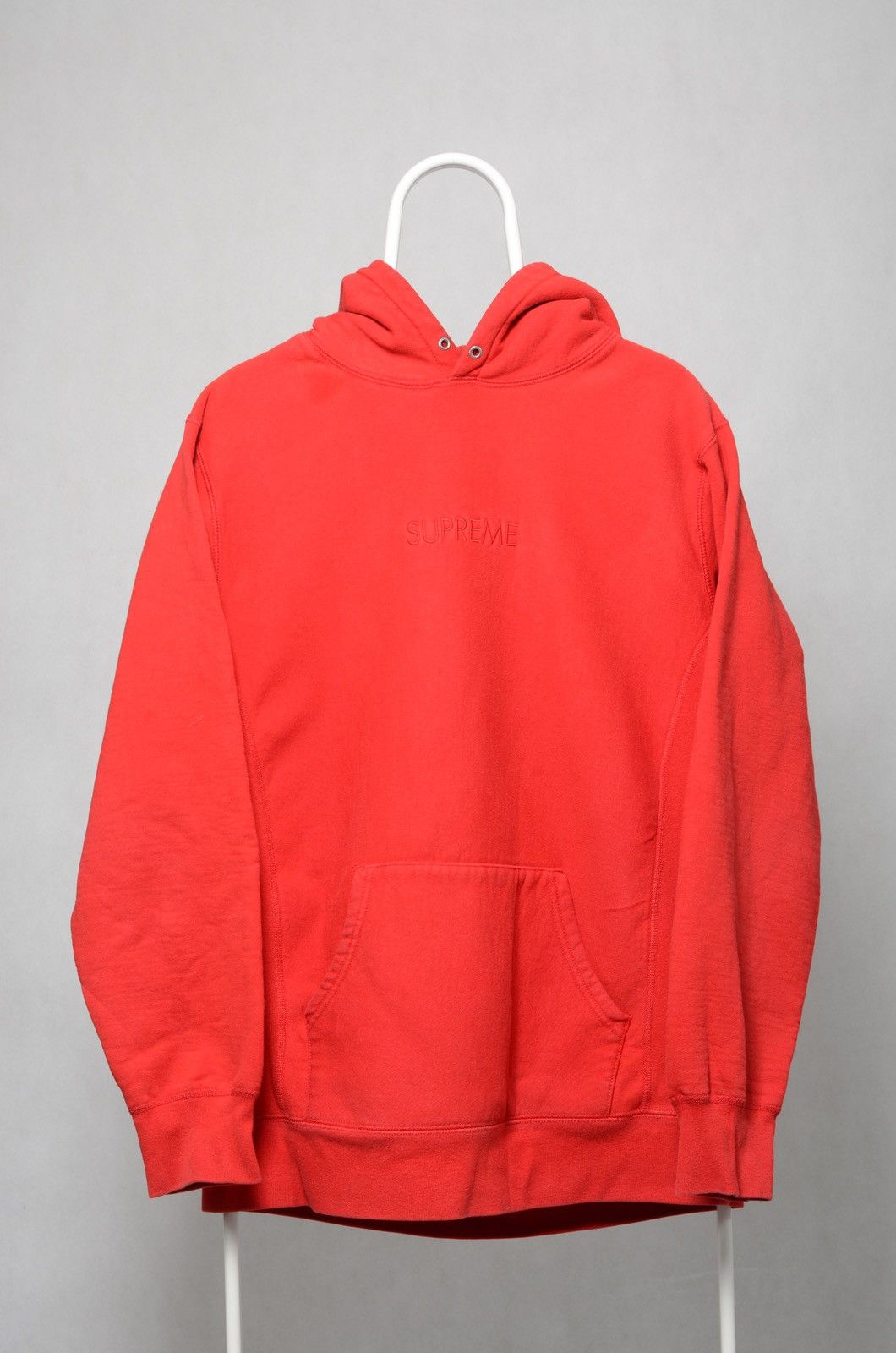 Supreme Supreme red logo hoodie size L Size US L / EU 52-54 / 3 - 1 Thumbnail