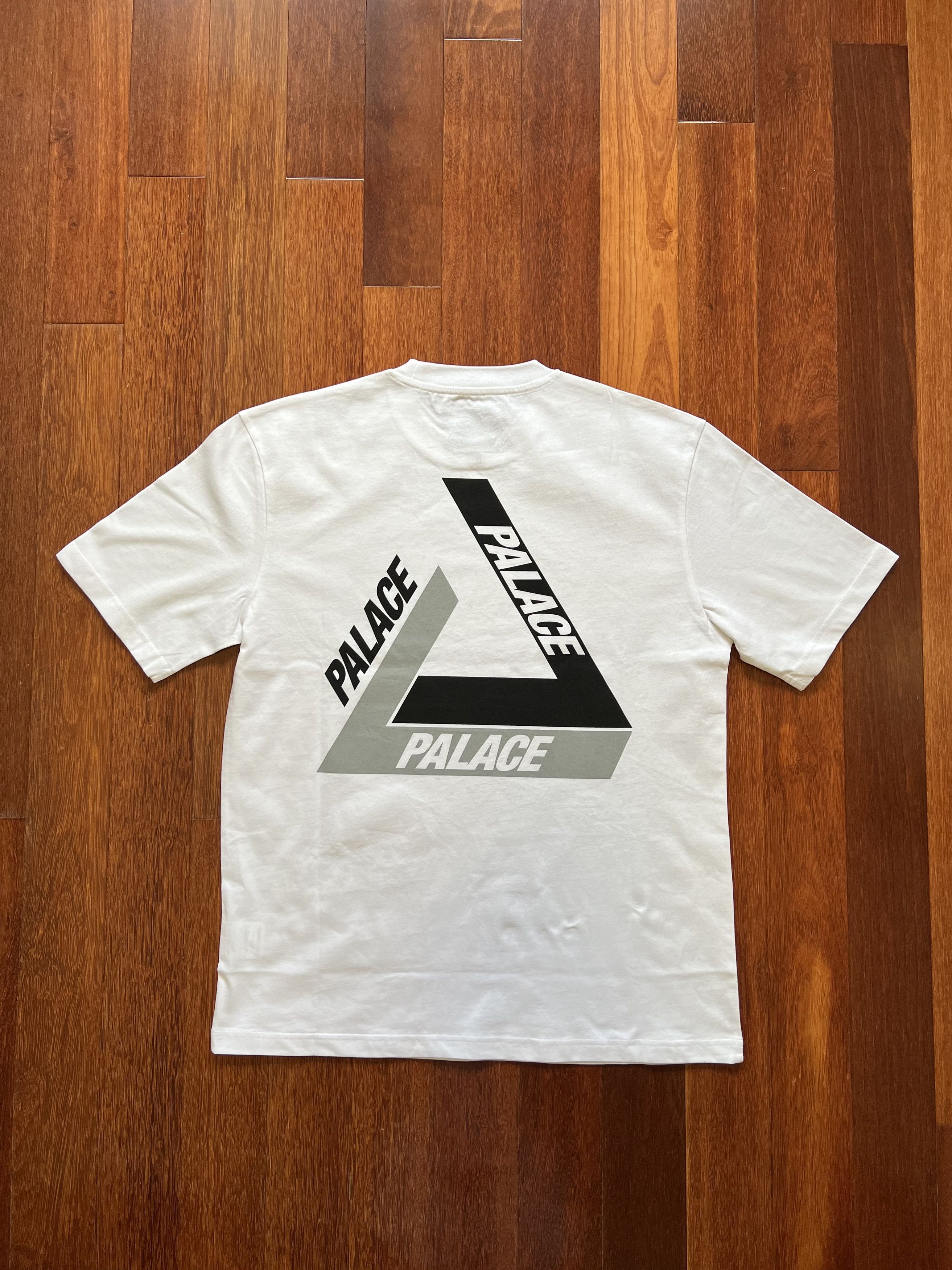 Palace 💚 2018 Palace Tri Shadow T-Shirt White/Grey Large NEW Size US L / EU 52-54 / 3 - 6 Thumbnail