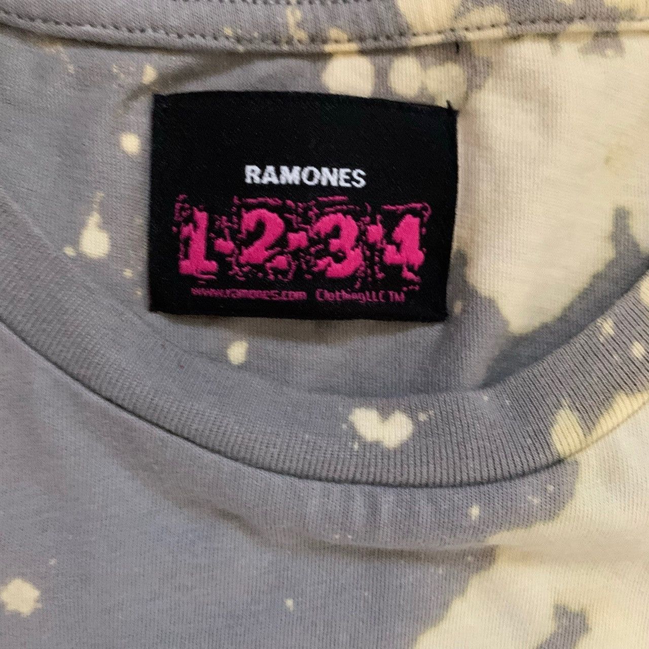 Band Tees Rare Ramones Rock Band Tee XS Size US XS / EU 42 / 0 - 2 Thumbnail