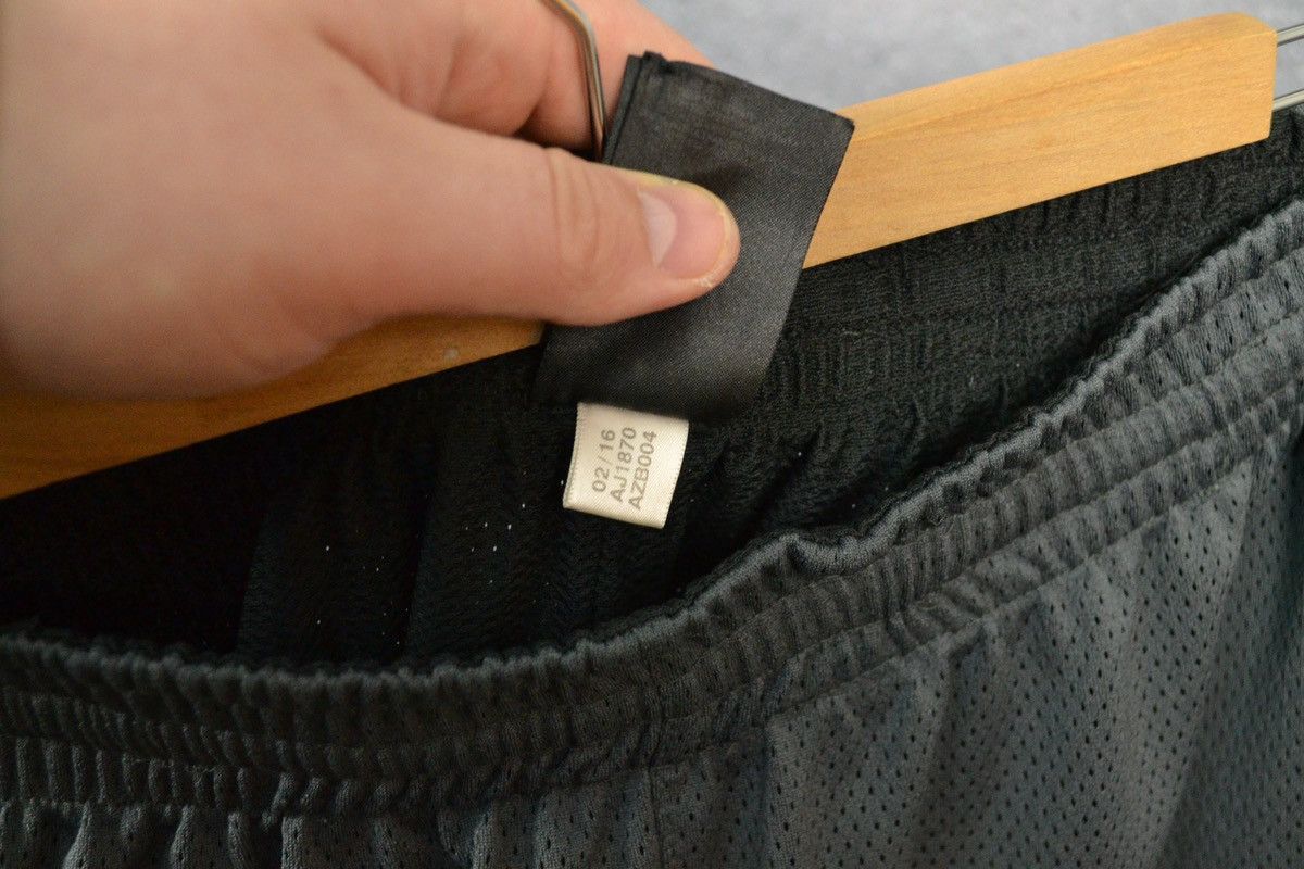 NBA Brooklyn Nets NBA adidas shorts basketball Size US 36 / EU 52 - 9 Thumbnail