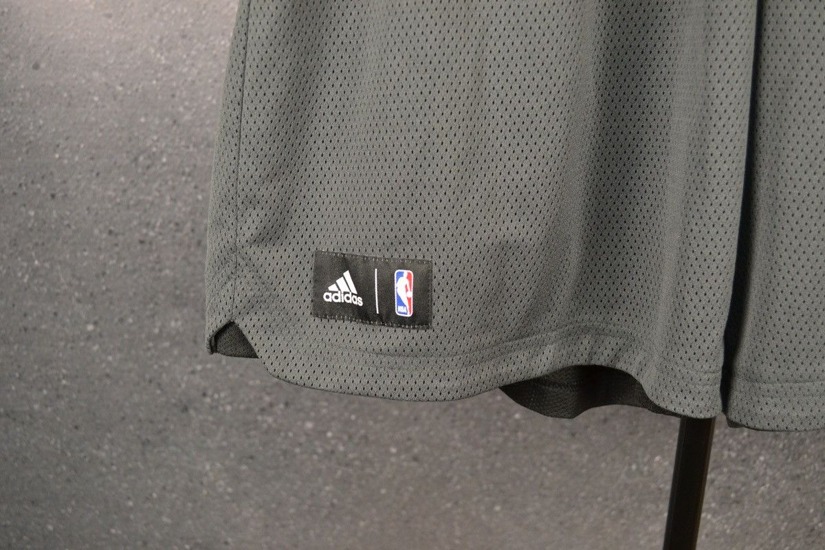 NBA Brooklyn Nets NBA adidas shorts basketball Size US 36 / EU 52 - 3 Thumbnail