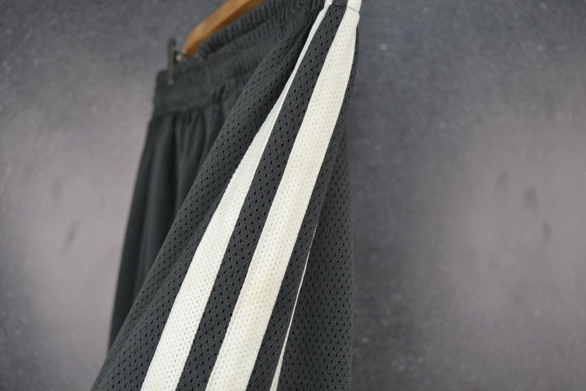 NBA Brooklyn Nets NBA adidas shorts basketball Size US 36 / EU 52 - 6 Thumbnail