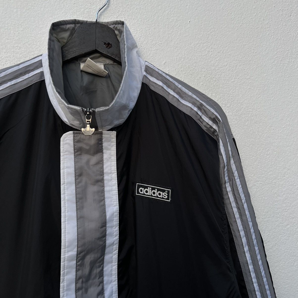 Adidas VINTAGE ADIDAS WINDBREAKER JACKET BIG LOGO ZIPPER Size US M / EU 48-50 / 2 - 5 Thumbnail