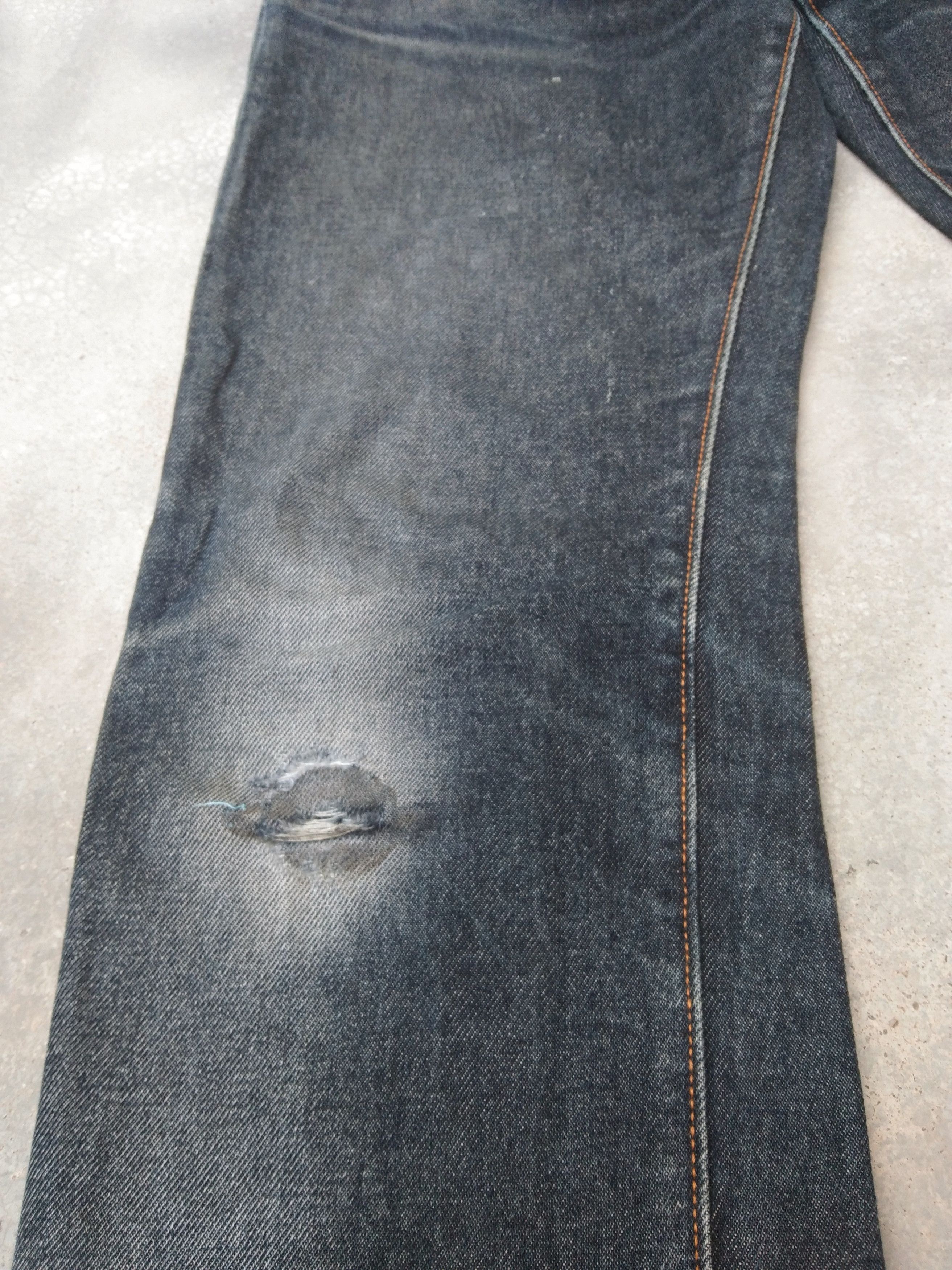Japanese Brand Vintage Japanese GU Faded Blue Distressed Jeans 32x32 Size US 32 / EU 48 - 4 Thumbnail