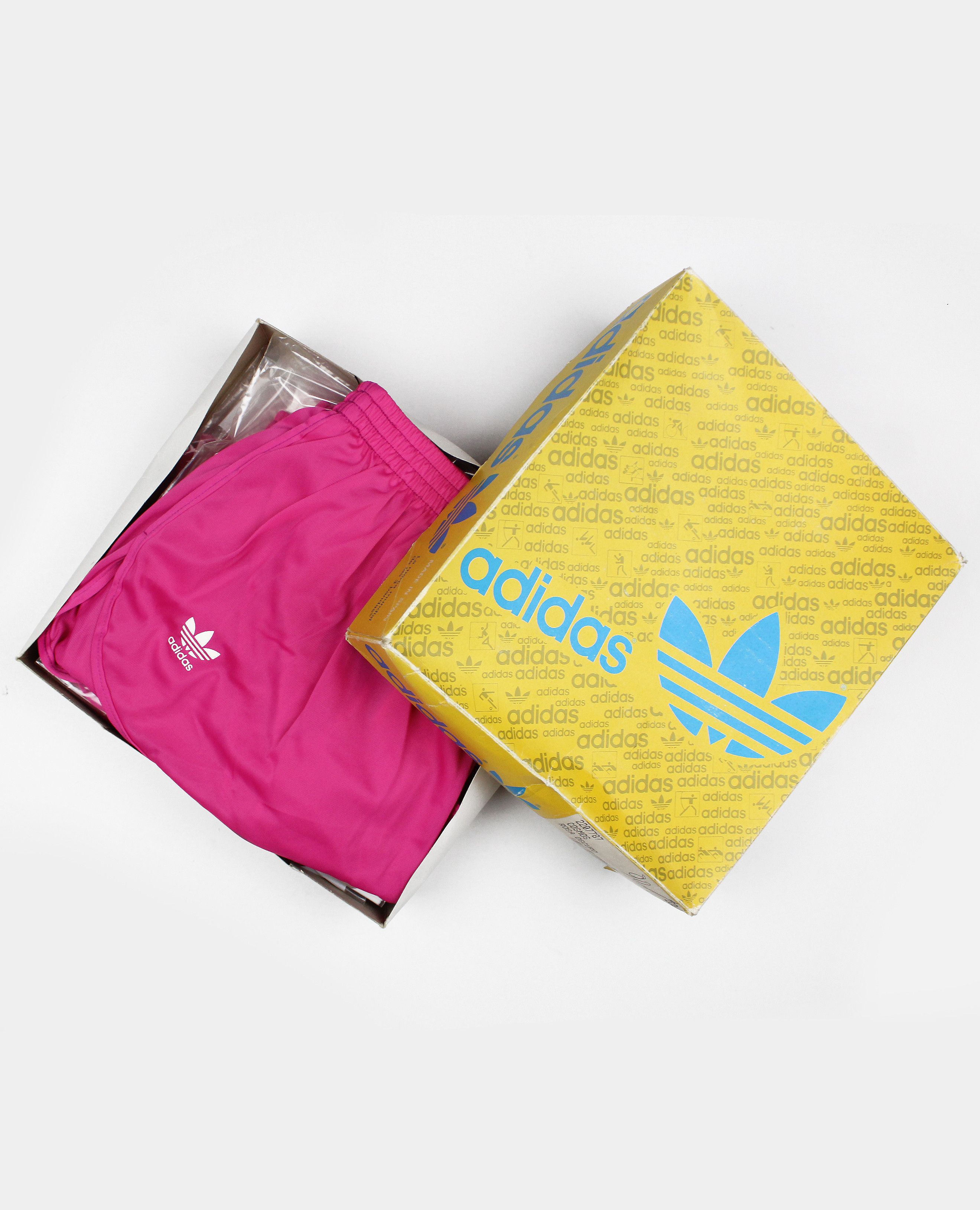 Adidas NOS 80s vintage adidas Cosmos shorts nylon OG DS Spain rare Size US 36 / EU 52 - 12 Thumbnail
