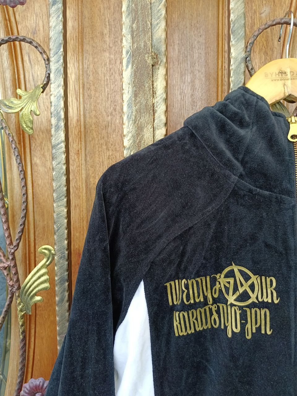 Japanese Brand 24 KARAT GOLD DIGGERS JAPAN STREETWEAR COUDUROY BIG LOGO Size US M / EU 48-50 / 2 - 5 Thumbnail