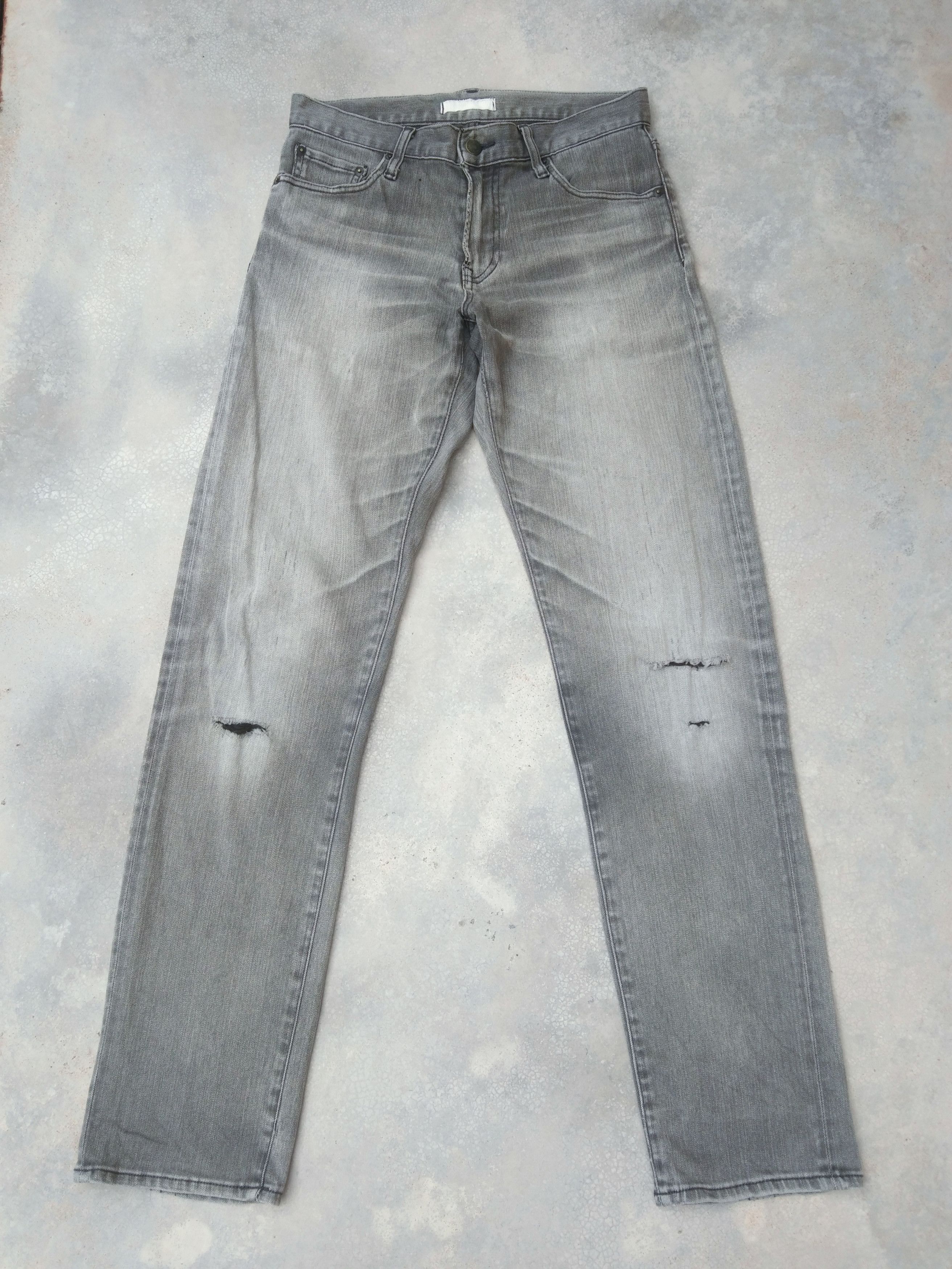 image of Vintage Distressed Uniqlo Grey Jeans 29X32, Men's
