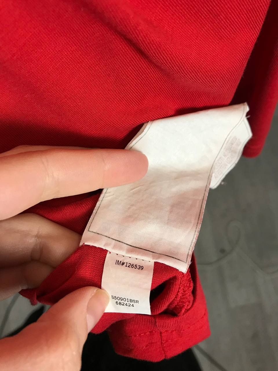 Nike × Vintage Nike swoosh streetwear vintage red center logo tee Size US XXL / EU 58 / 5 - 5 Thumbnail