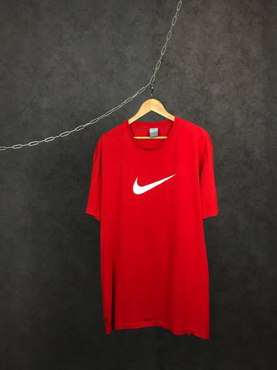 Nike × Vintage Nike swoosh streetwear vintage red center logo tee Size US XXL / EU 58 / 5 - 1 Thumbnail