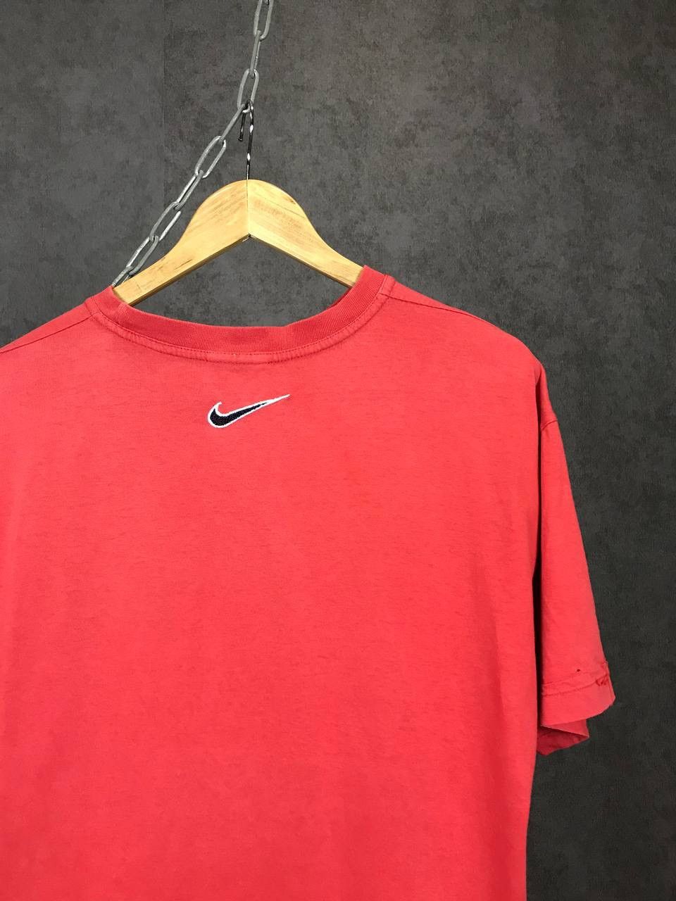 Nike × Vintage Nike swoosh streetwear vintage red tee Size US M / EU 48-50 / 2 - 7 Thumbnail