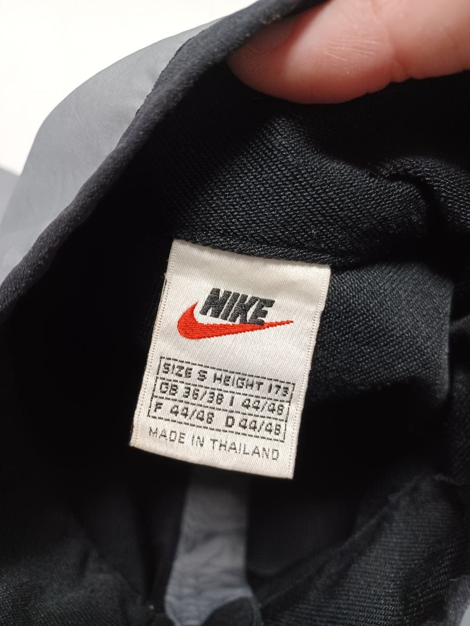Nike Nike orange swoosh vintage fit light jacket nylon Size US S / EU 44-46 / 1 - 5 Thumbnail