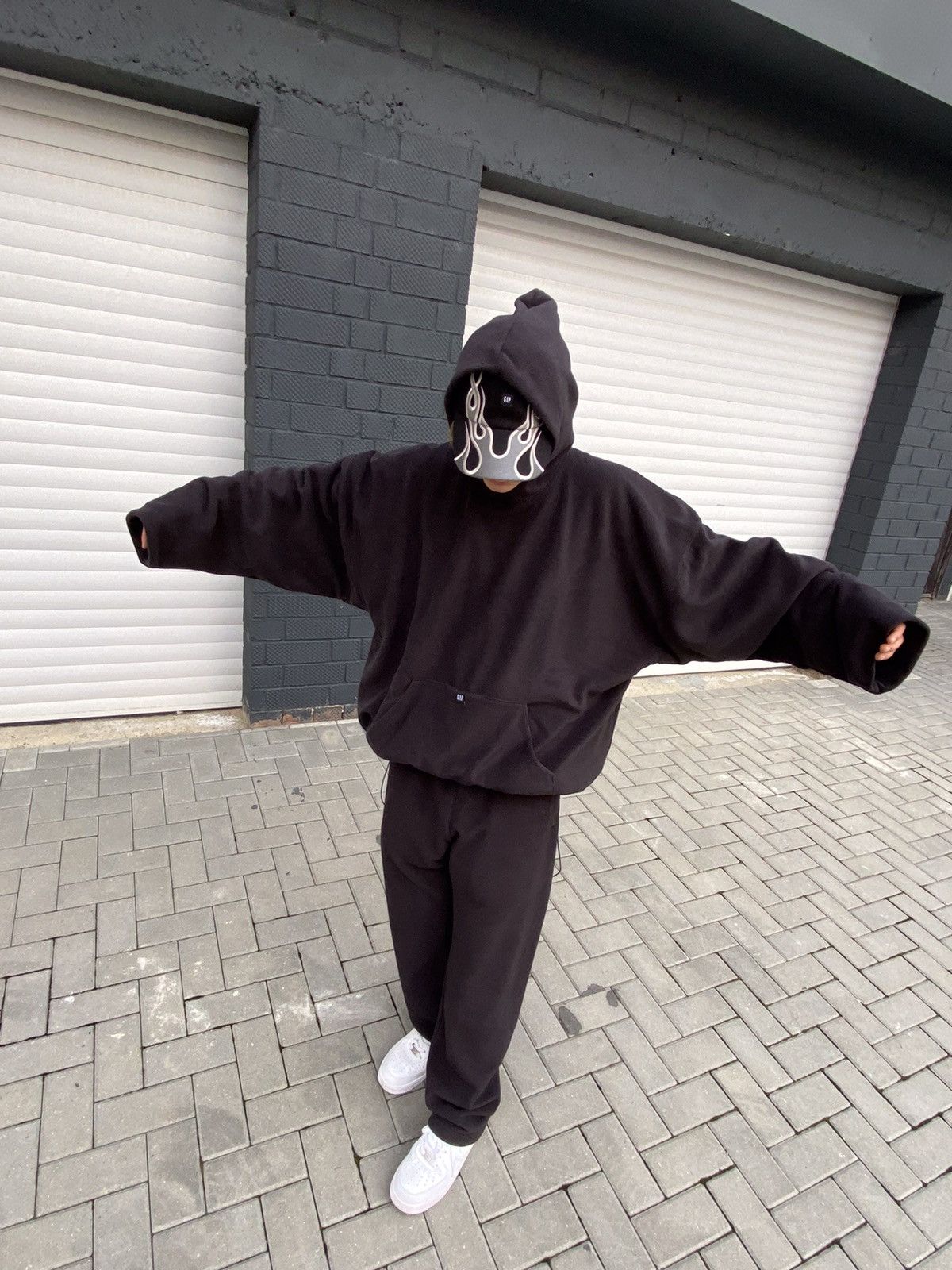 Gap × Yeezy Yeezy Gap Polar Fleece Padded Hoodie by Balenciaga Size US L / EU 52-54 / 3 - 15 Thumbnail