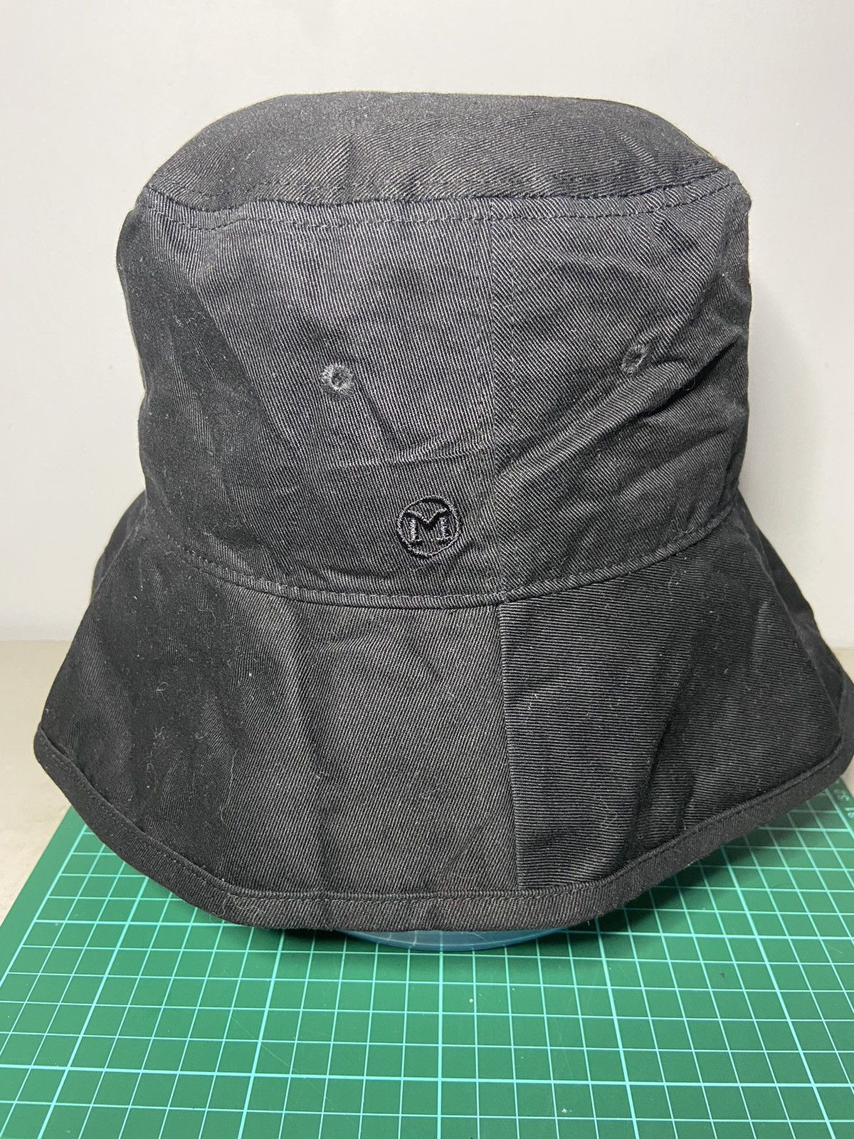 Japanese Brand MACK BARRY MACK LONG BUCKET HAT KOREAN STYLE MACK&MOTH Size ONE SIZE - 6 Thumbnail