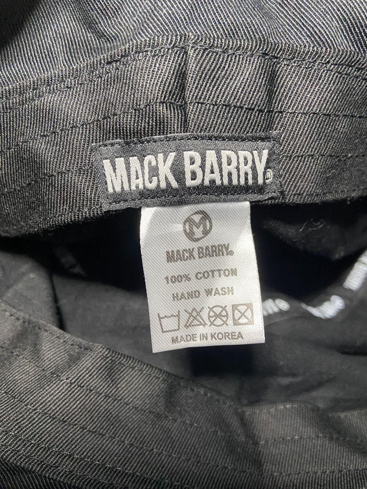 Japanese Brand MACK BARRY MACK LONG BUCKET HAT KOREAN STYLE MACK&MOTH Size ONE SIZE - 9 Thumbnail