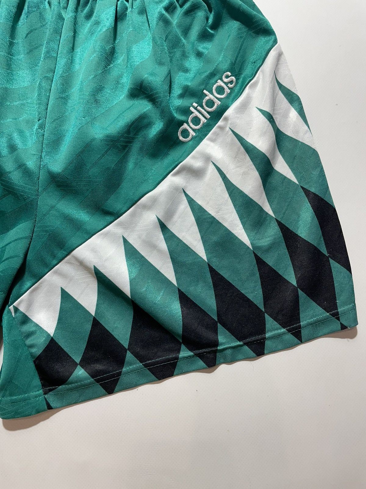Vintage Adidas Vintage Monogram Shorts Size US 34 / EU 50 - 3 Thumbnail