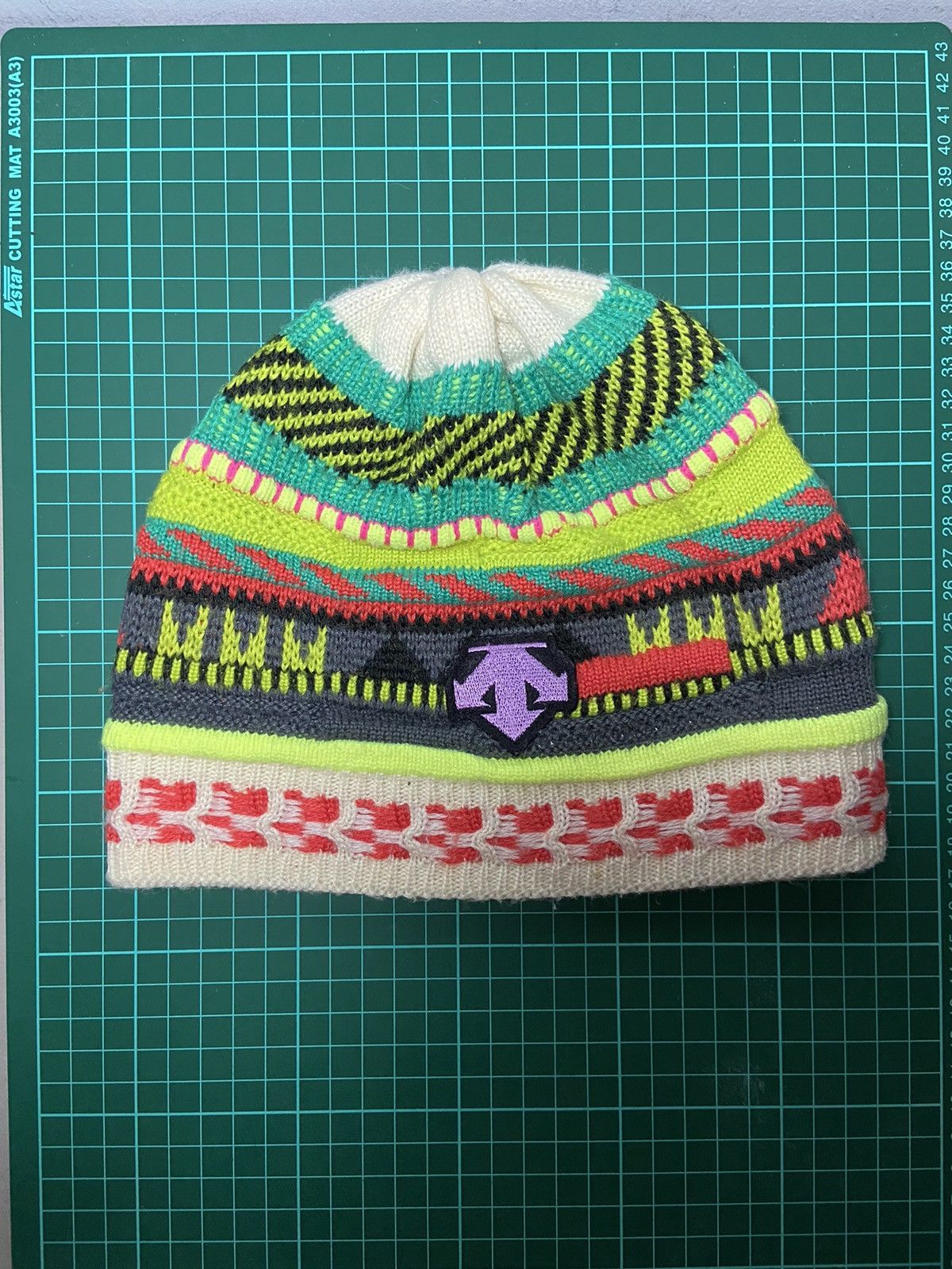 Descente DESCENTE COLOURFULL BEANIE SNOW HAT Size ONE SIZE - 4 Thumbnail