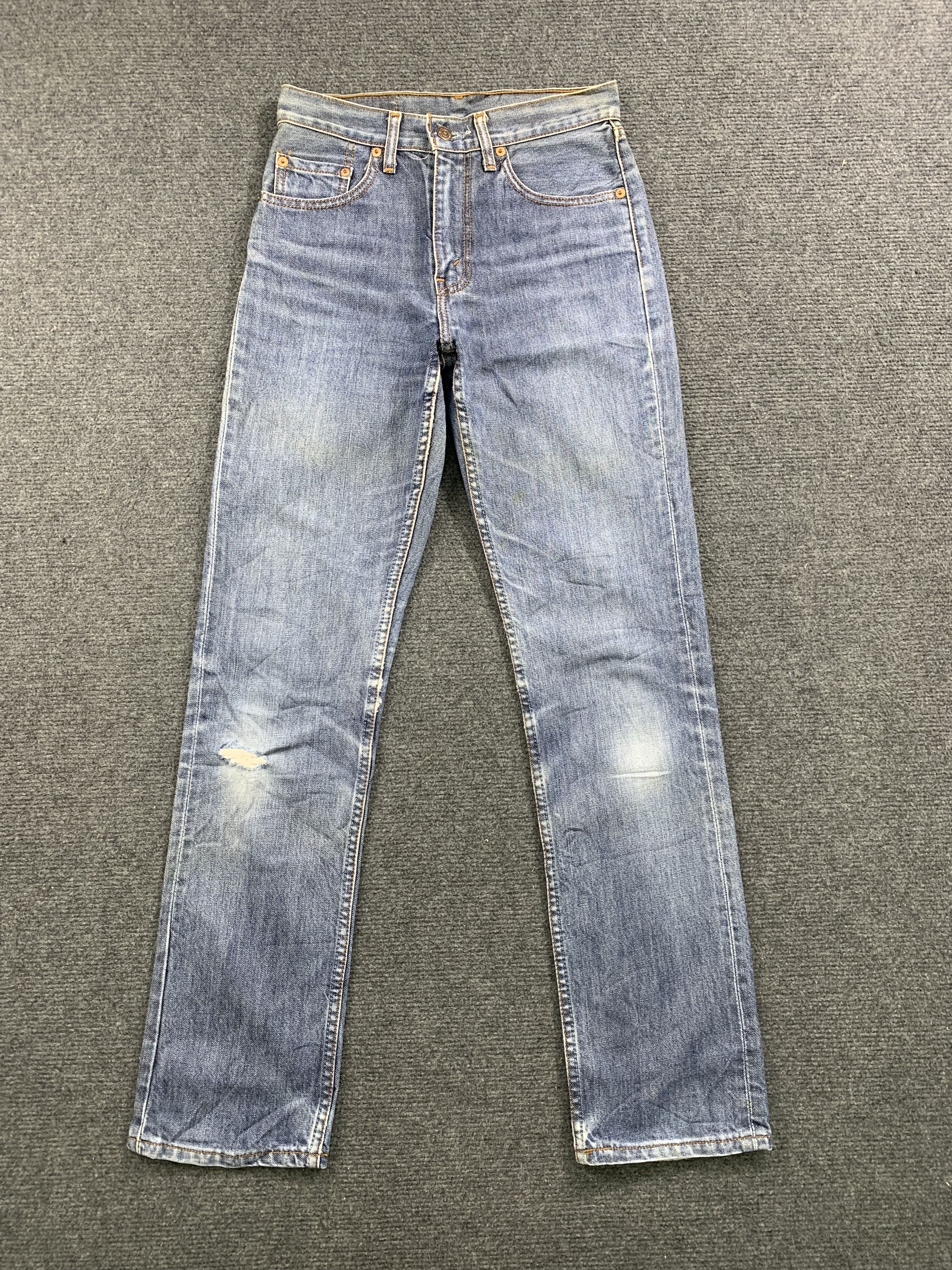 image of 90's Levis 554 Faded Blue Jeans 27X31 in Blue Denim, Men's