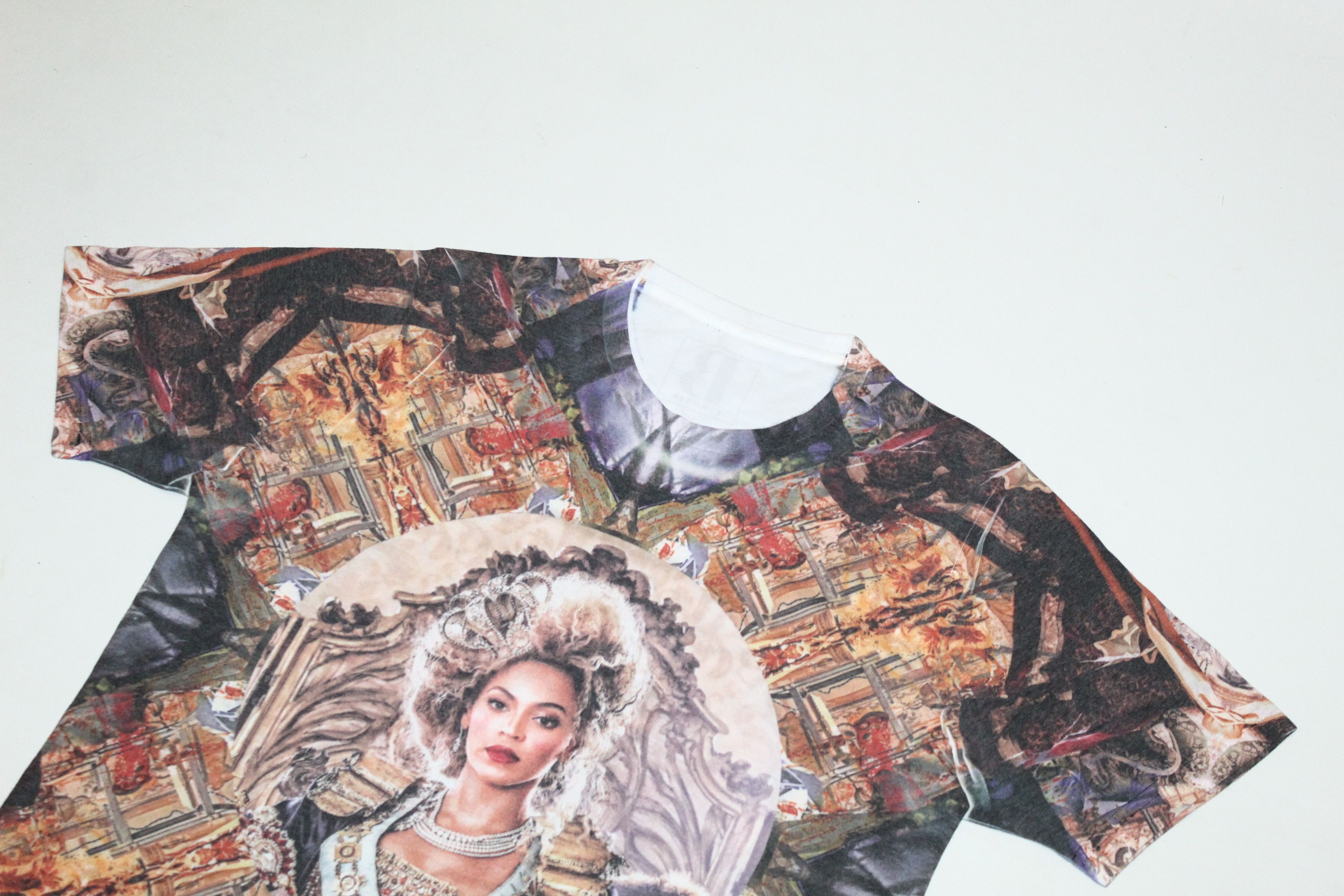Beyonce Beyonce all over graphic t-shirt Size US M / EU 48-50 / 2 - 3 Thumbnail