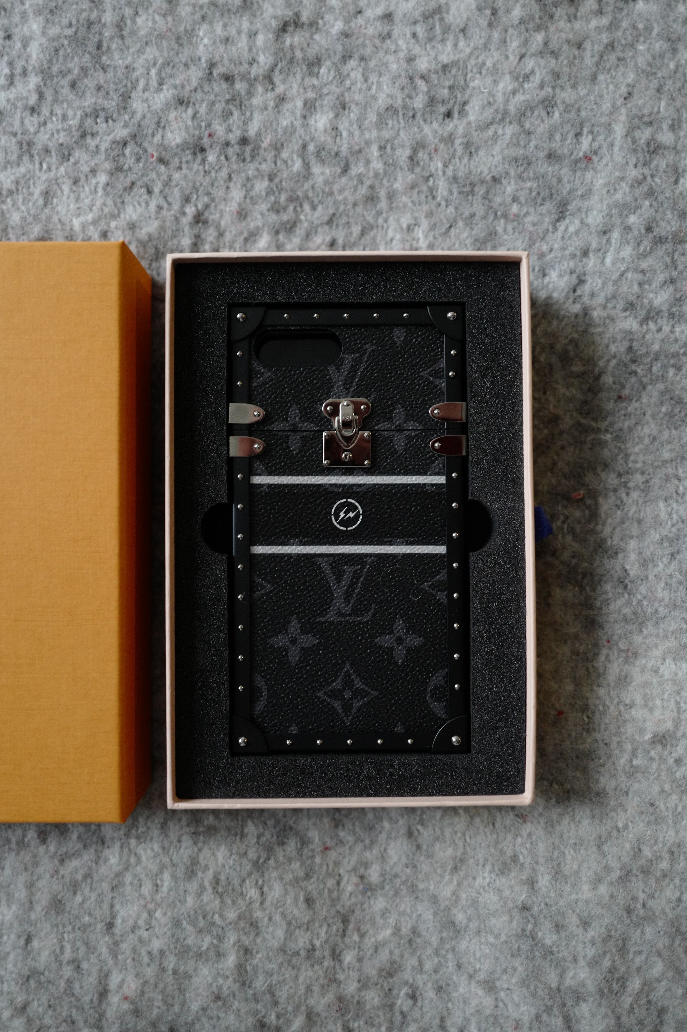 Fragment Design × Louis Vuitton iPhone 7+ / 8+ Trunk Size ONE SIZE - 8 Thumbnail