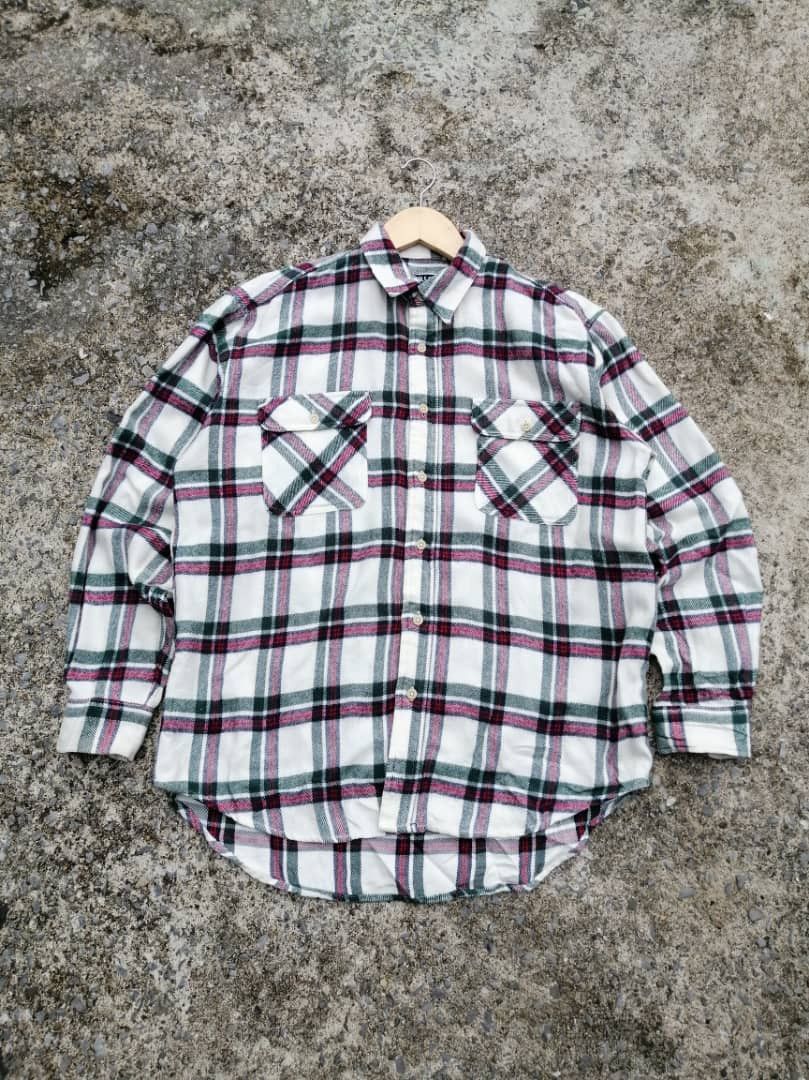Flannel × Uniqlo Uniqlo Flannel Longsleeve Buttons Shirt Size US L / EU 52-54 / 3 - 1 Thumbnail