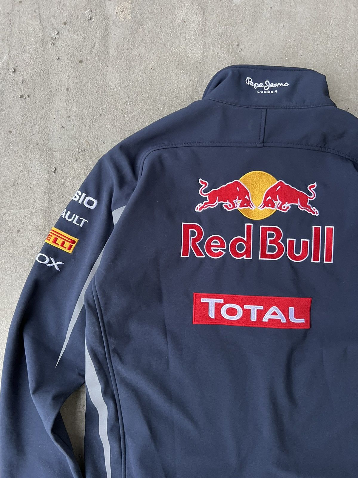 Pepe Jeans Vintage Red Bull Racing Jacket Infiniti Jeans Size US L / EU 52-54 / 3 - 8 Thumbnail