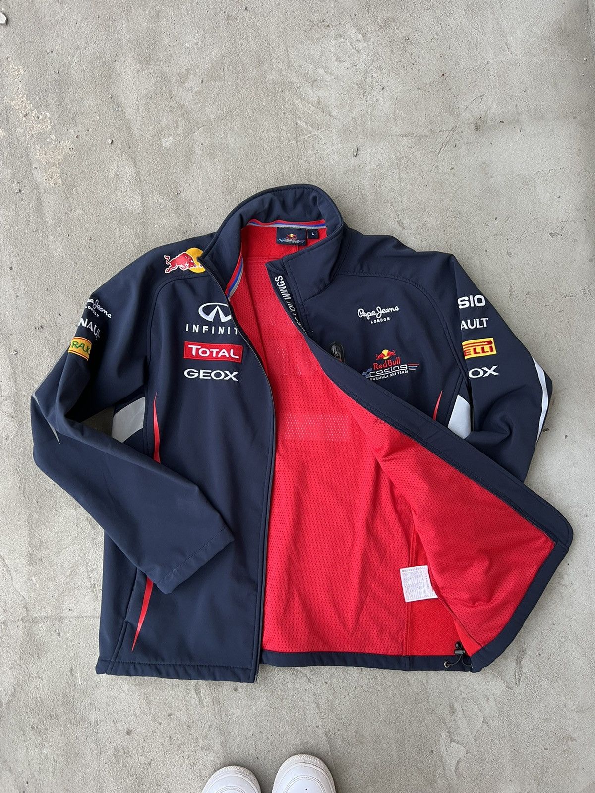 Pepe Jeans Vintage Red Bull Racing Jacket Infiniti Jeans Size US L / EU 52-54 / 3 - 10 Thumbnail
