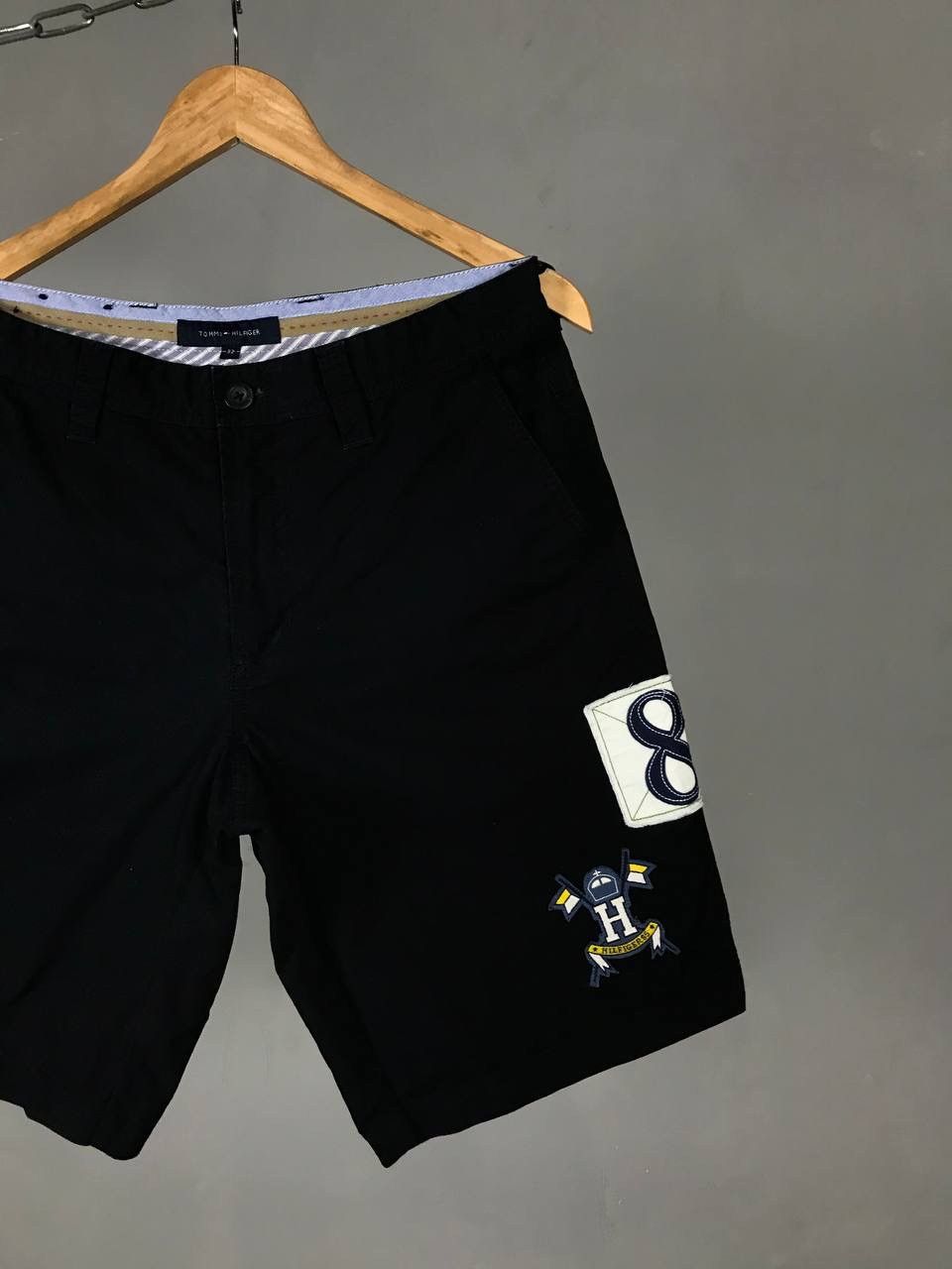 Tommy Hilfiger Tommy Hilfiger luxury streetwear navy blue short Size US 32 / EU 48 - 2 Thumbnail