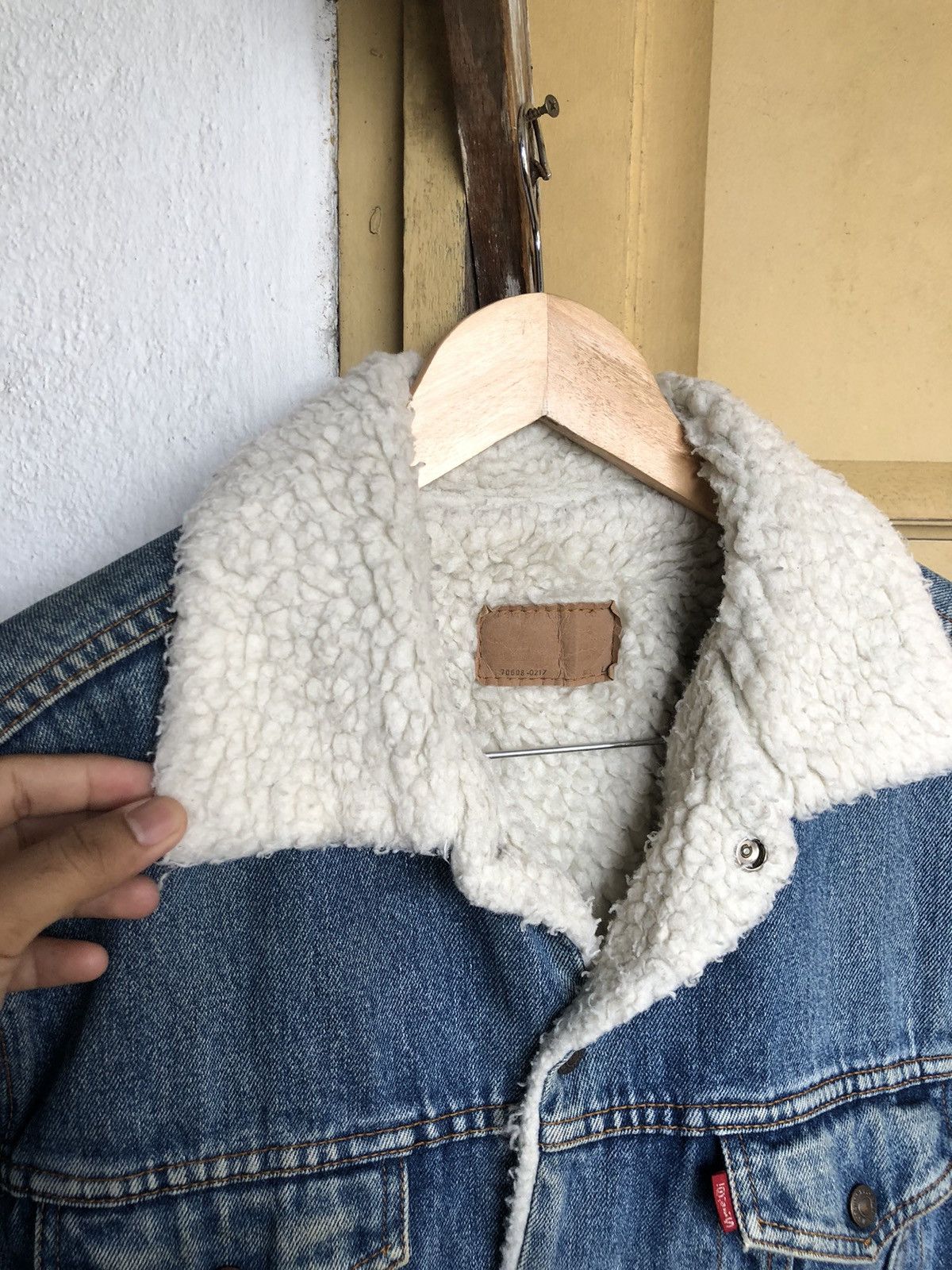 Levi's Vintage Levis Sherpa Distressed Colour Trucker Denim Jackets Size US L / EU 52-54 / 3 - 14 Thumbnail