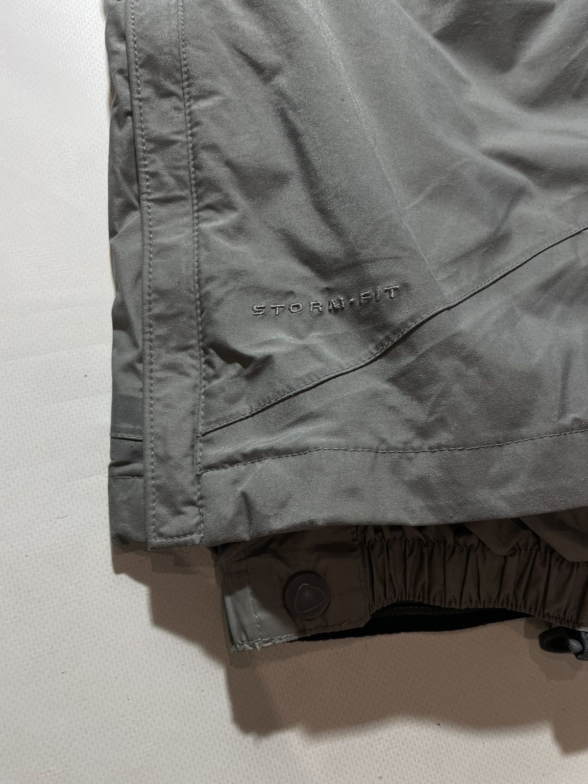 Nike Vintage Nike Acg Women’s Snowboard/Ski Pants Size 30" / US 8 / IT 44 - 12 Thumbnail