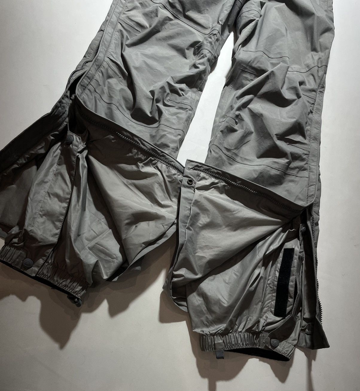 Nike Vintage Nike Acg Women’s Snowboard/Ski Pants Size 30" / US 8 / IT 44 - 7 Thumbnail