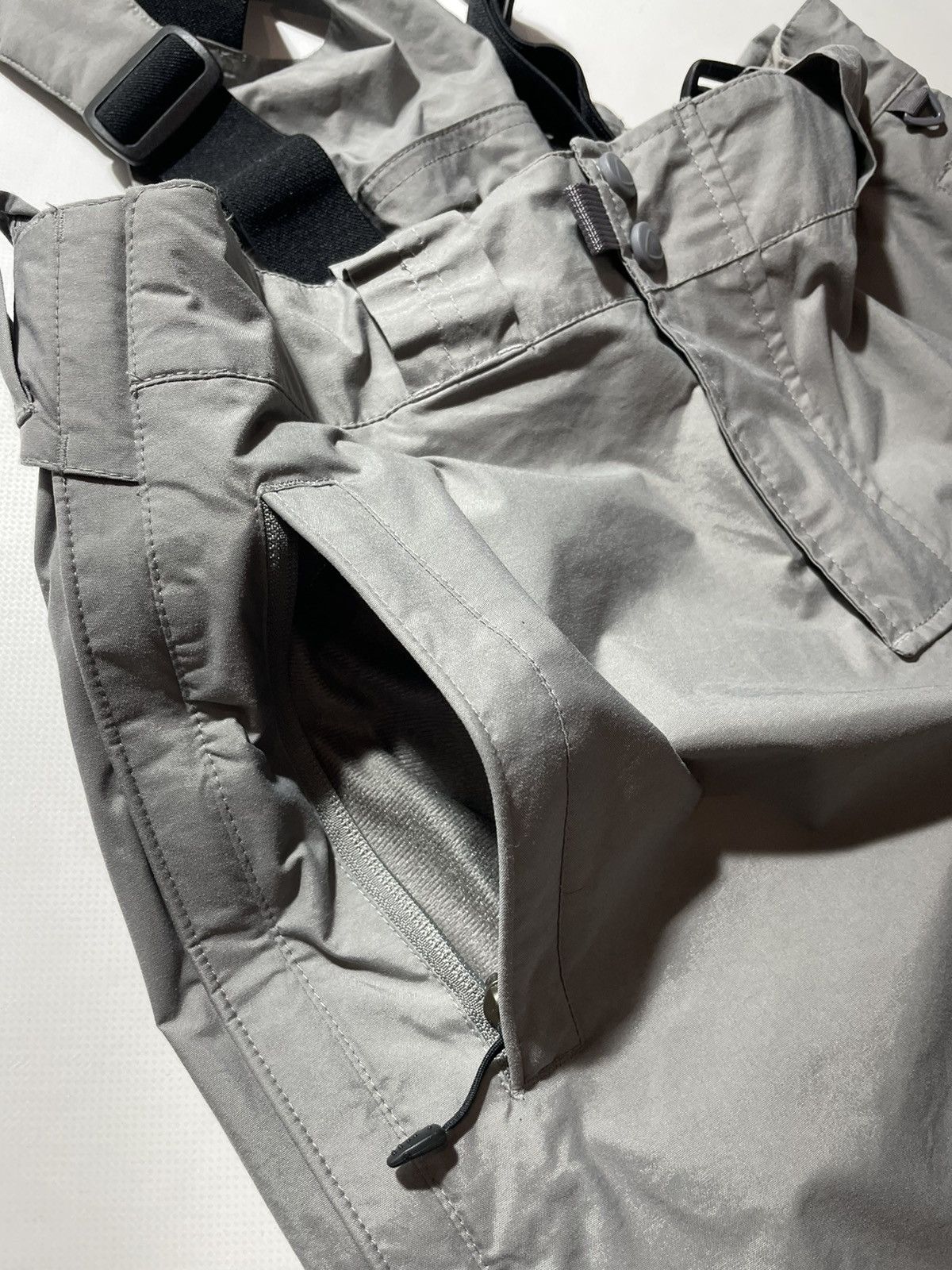 Nike Vintage Nike Acg Women’s Snowboard/Ski Pants Size 30" / US 8 / IT 44 - 17 Thumbnail
