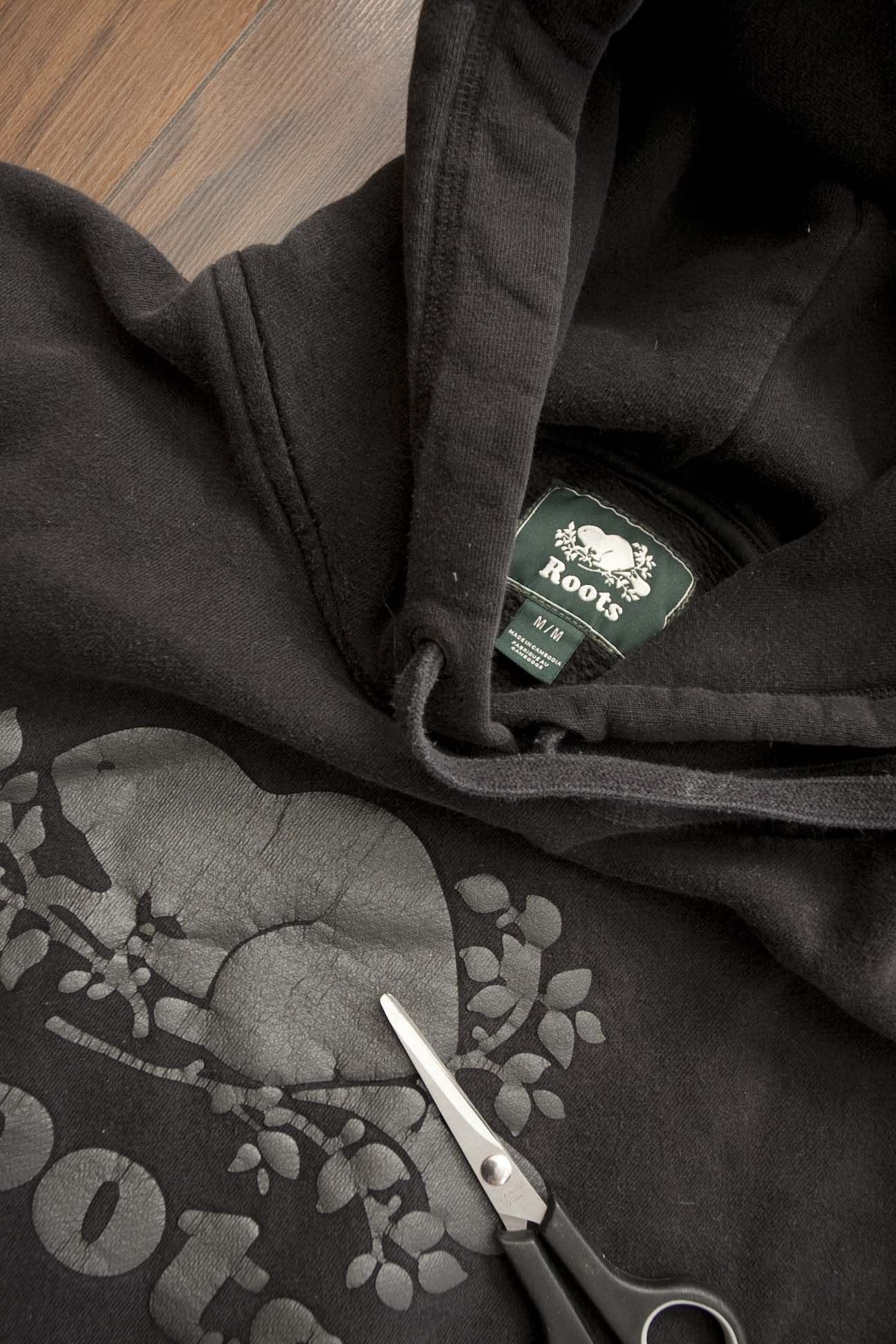 Roots Roots Canada Hoodie Black Beaver Logo Size S/ M Size US M / EU 48-50 / 2 - 2 Thumbnail