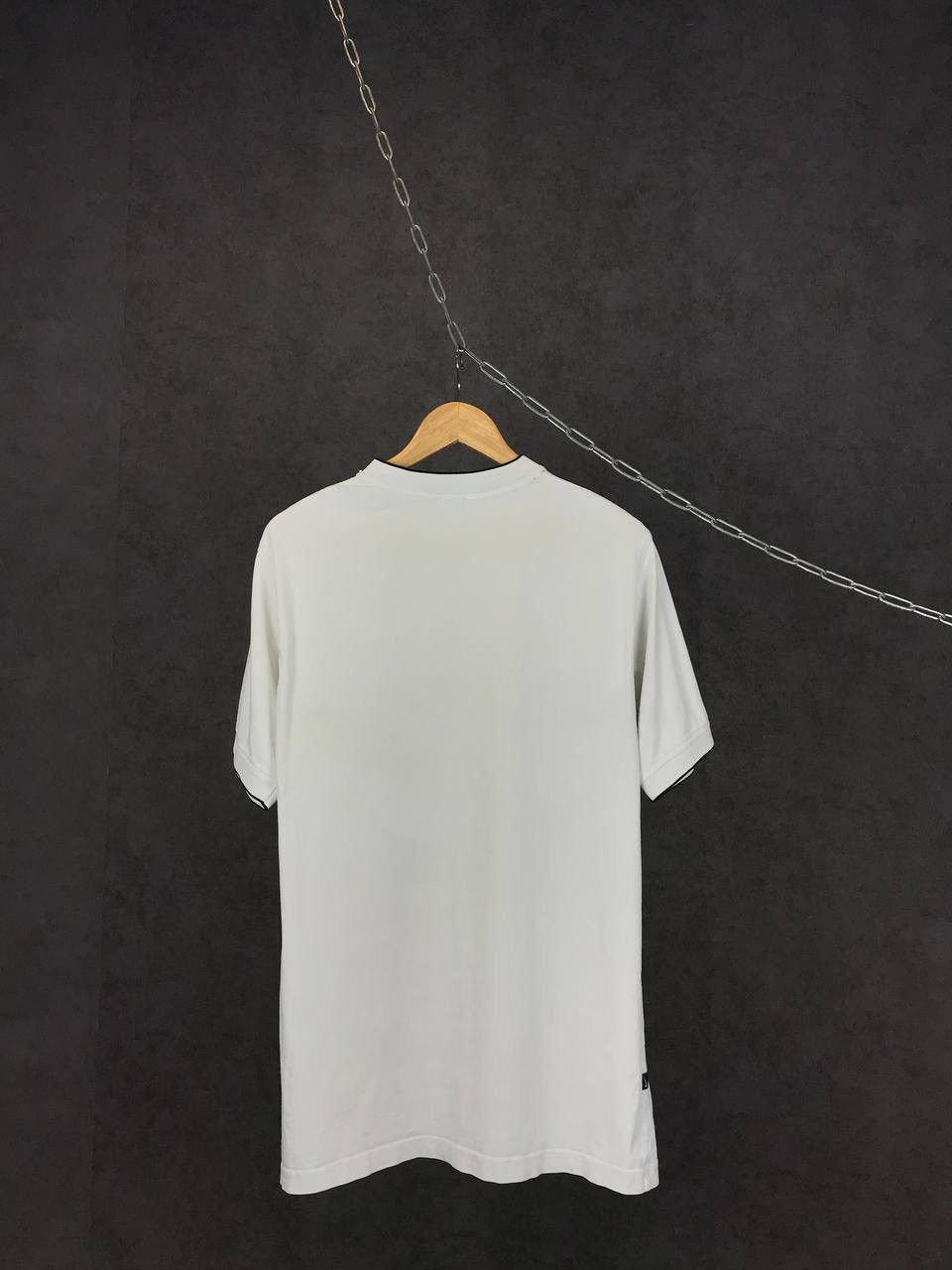 Vintage Nike swoosh streetwear vintage center logo tee Size US L / EU 52-54 / 3 - 6 Thumbnail