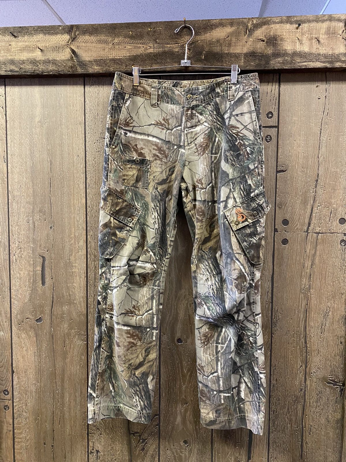 Vintage Vintage Realtree camo cargo Pants multi pockets bondage 33 Size US 33 - 1 Thumbnail