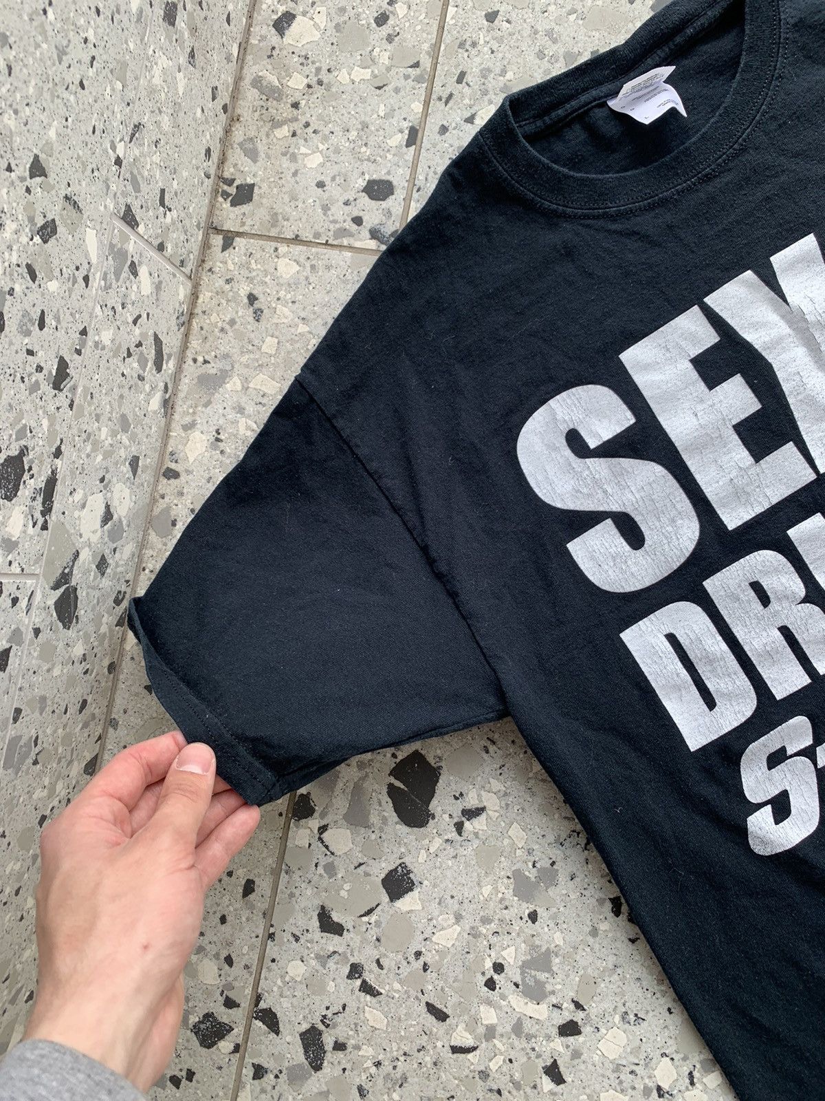 Band Tees × Vintage Vintage Y2K Humor Art Sex Drugs StatusQuo Tee Size US L / EU 52-54 / 3 - 3 Thumbnail
