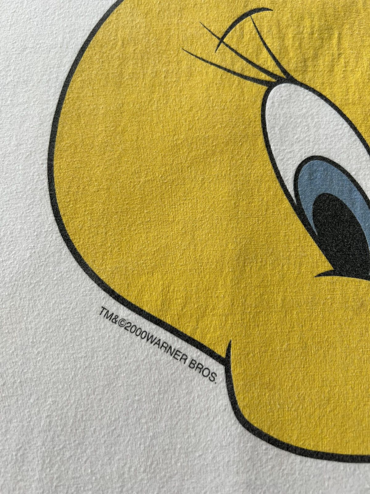 Vintage Vintage 2000 Tweety Looney Tunes White Tee Size US XL / EU 56 / 4 - 5 Thumbnail